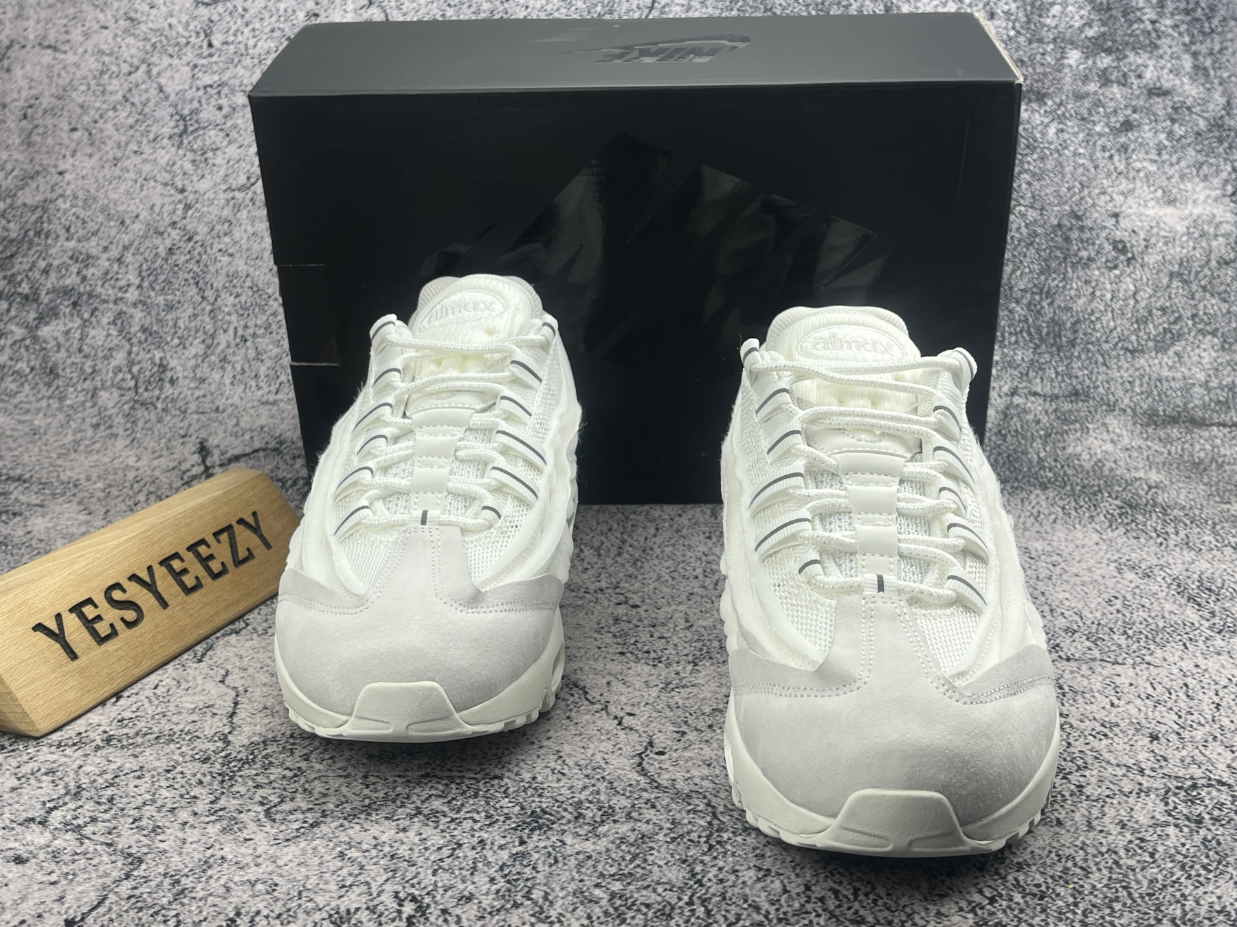 UA Nike Air Max 95