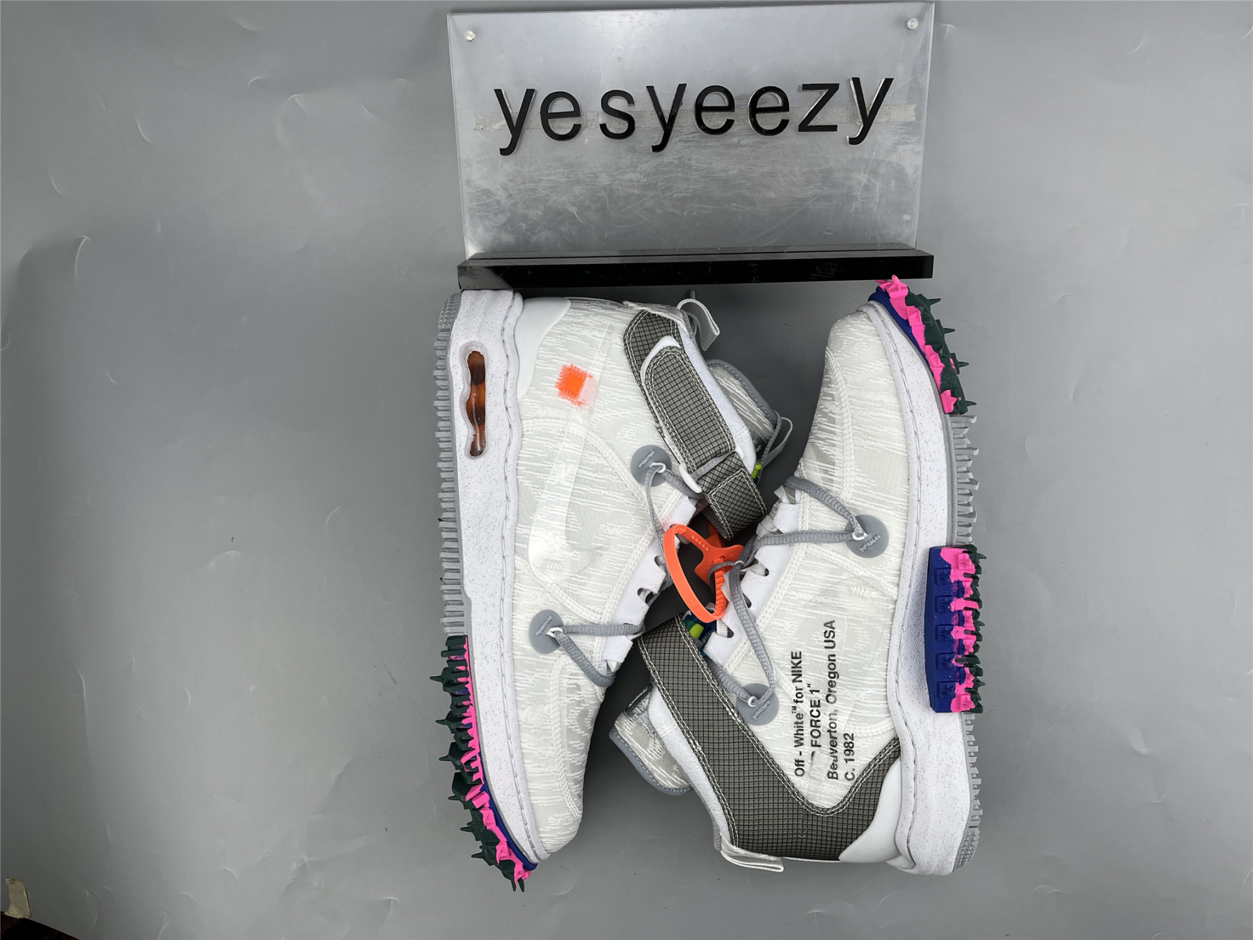 UA OFF-WHITE X NIKE AIR FORCE 1 MID â€œWHITEâ€