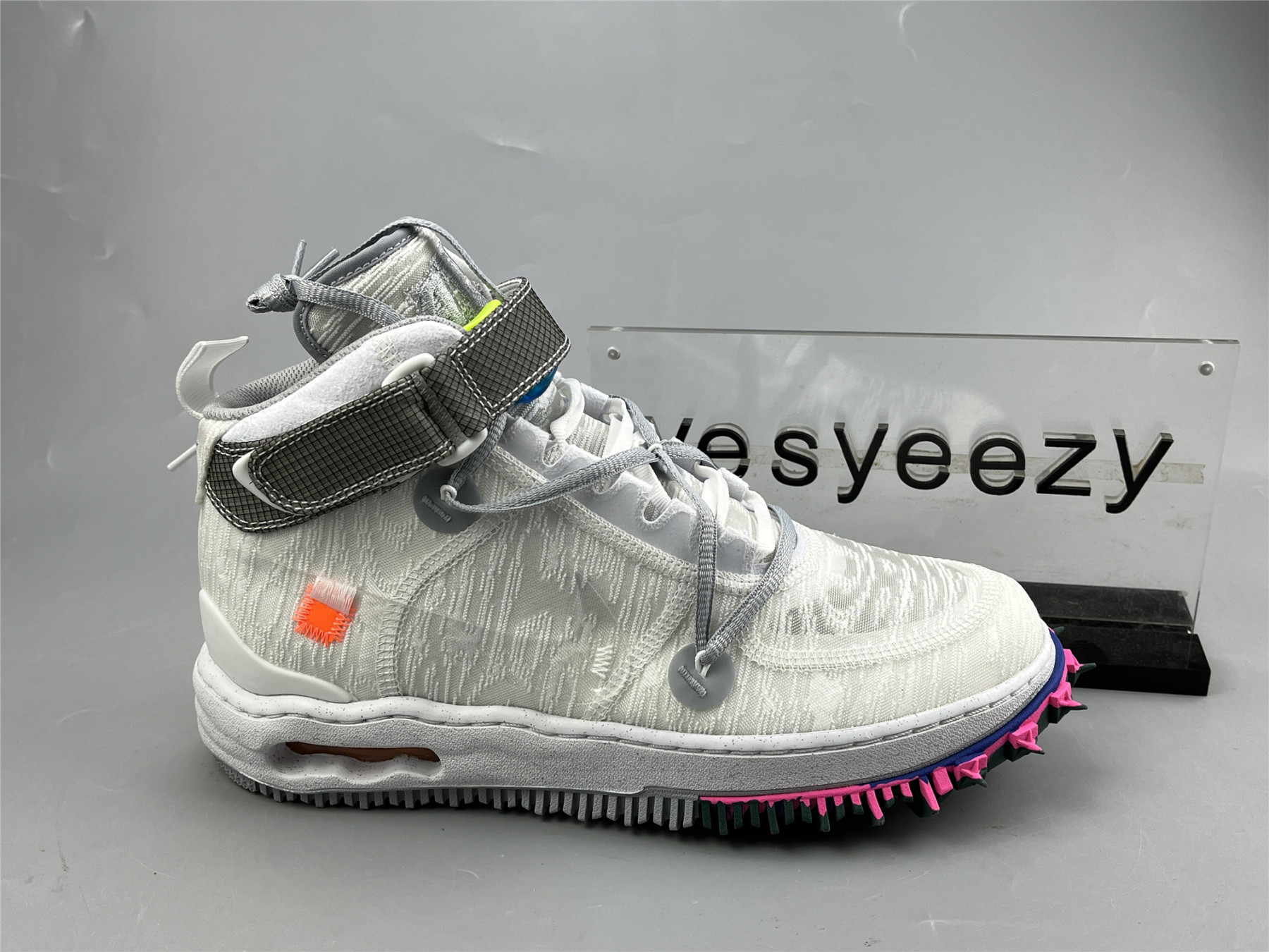 UA OFF-WHITE X NIKE AIR FORCE 1 MID â€œWHITEâ€
