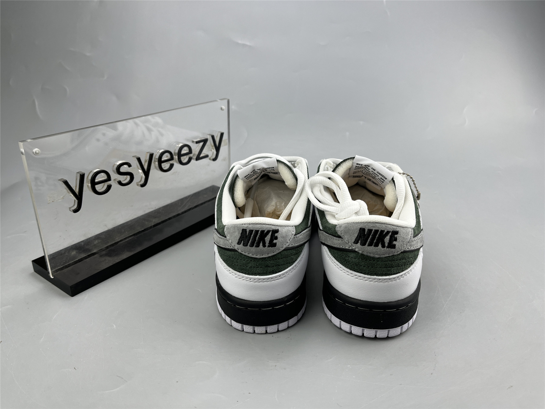 UA NIKE DUNK LOW KOBE WHITE YELLOW GREEN