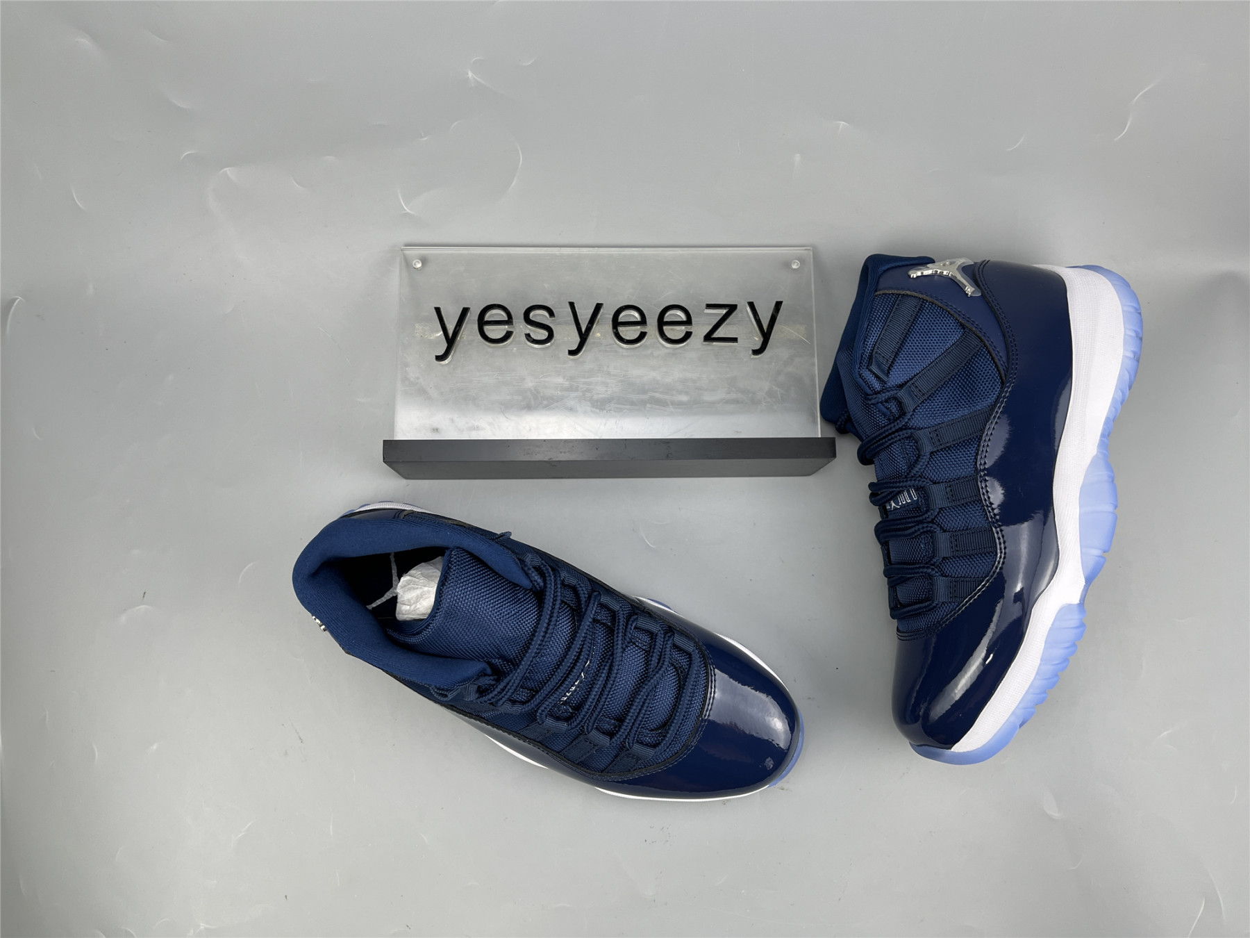 UA AIR JORDAN 11 RETRO BLUE