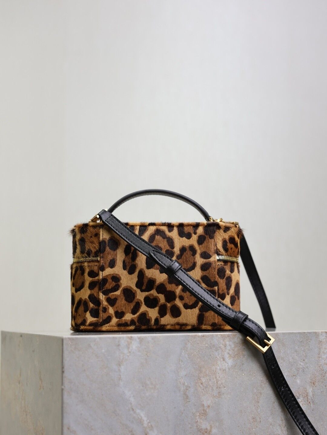 Y51 Leopard-print Mini Bag 18x11x6.5cm