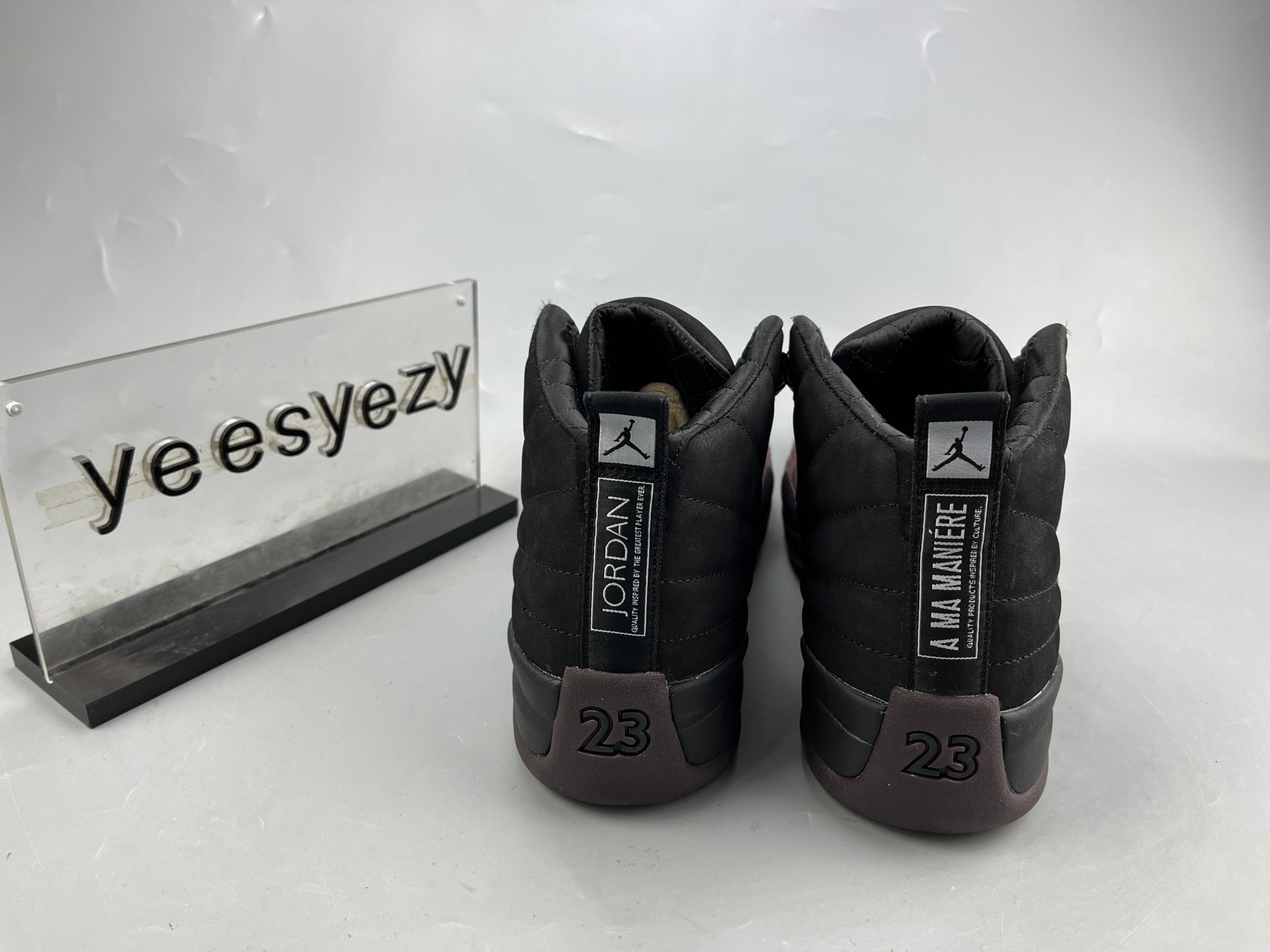 UA A MA MANIÃ‰RE X WMNS AIR JORDAN 12 RETRO 