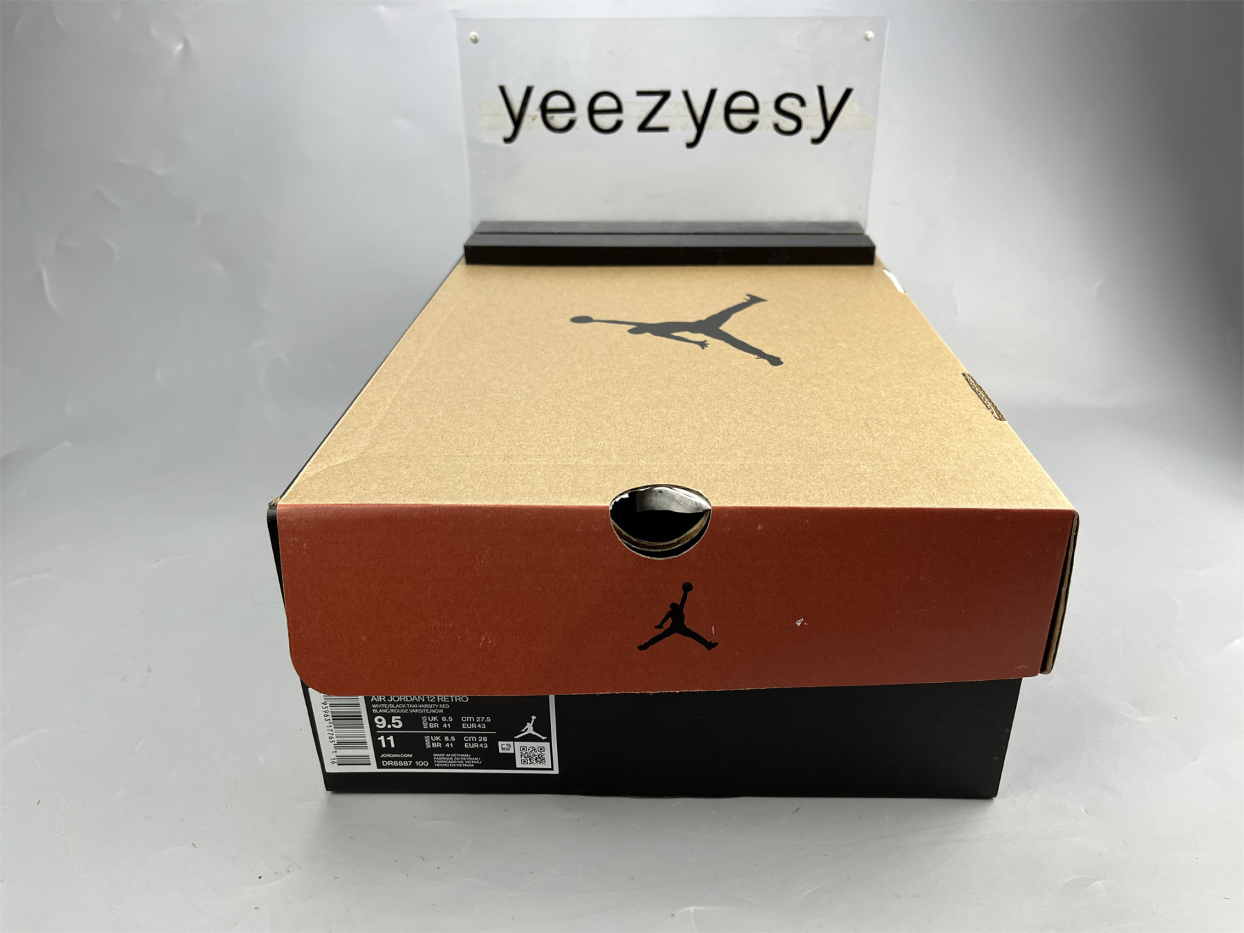 UA AIR JORDAN 12 RETRO 