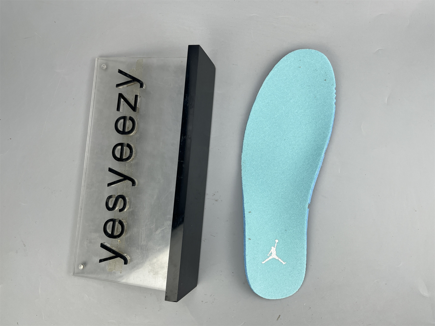 ua air jordan 1 low t*f*ny phanT0m