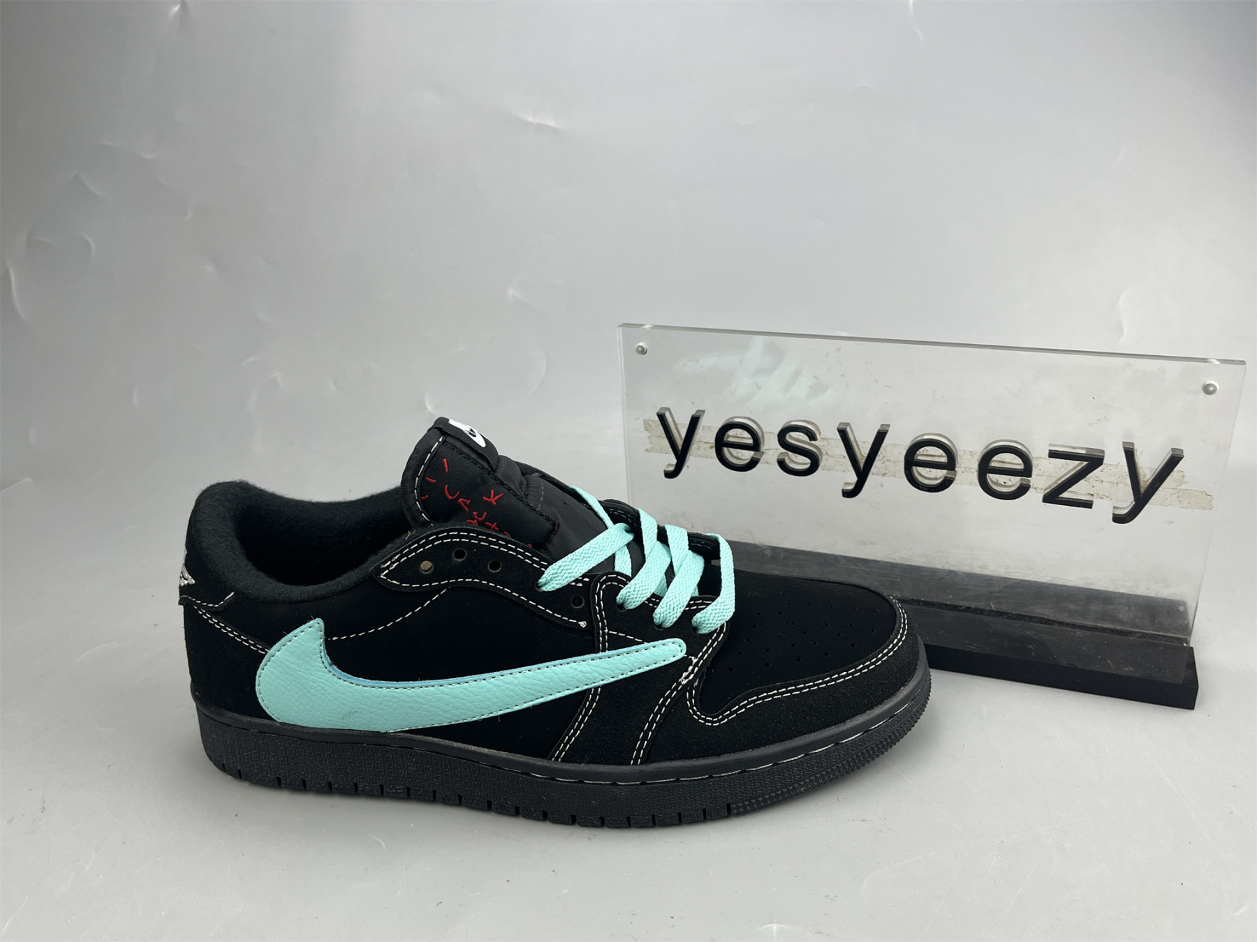ua air jordan 1 low t*f*ny phanT0m