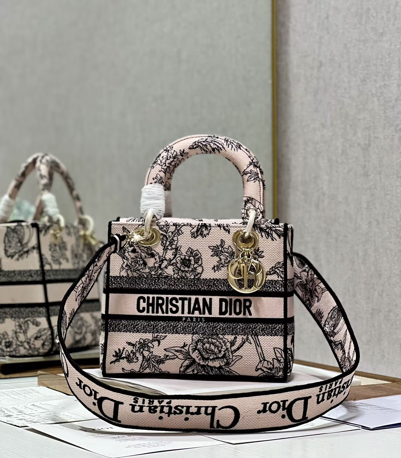 MEDIUM D10r LADY D-LITE BAG 24 x 20 x 11 cm