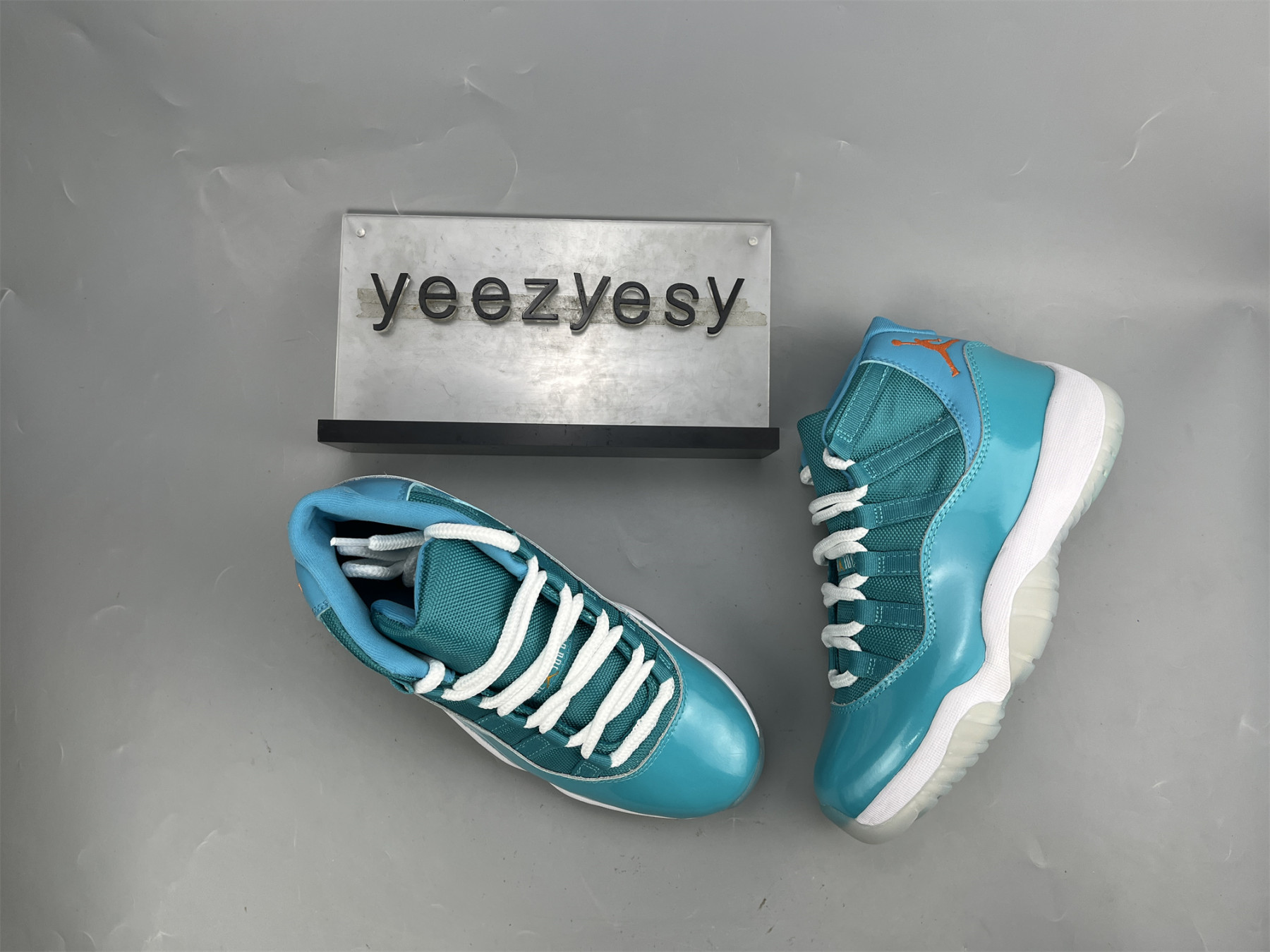 UA AIR JORDAN 11 RETRO SOUTH COAST