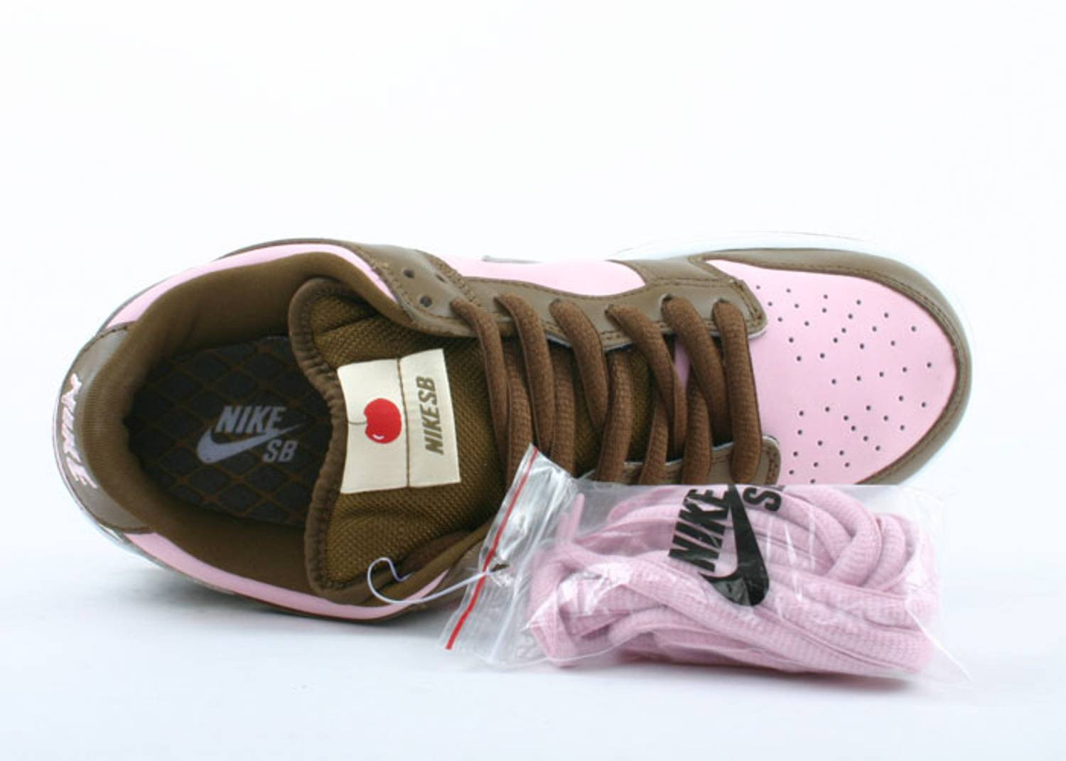 UA NIKE STÜSSY X DUNK LOW PRO SB 