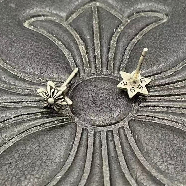 ch*0me he**ts star of Dau1d earrings