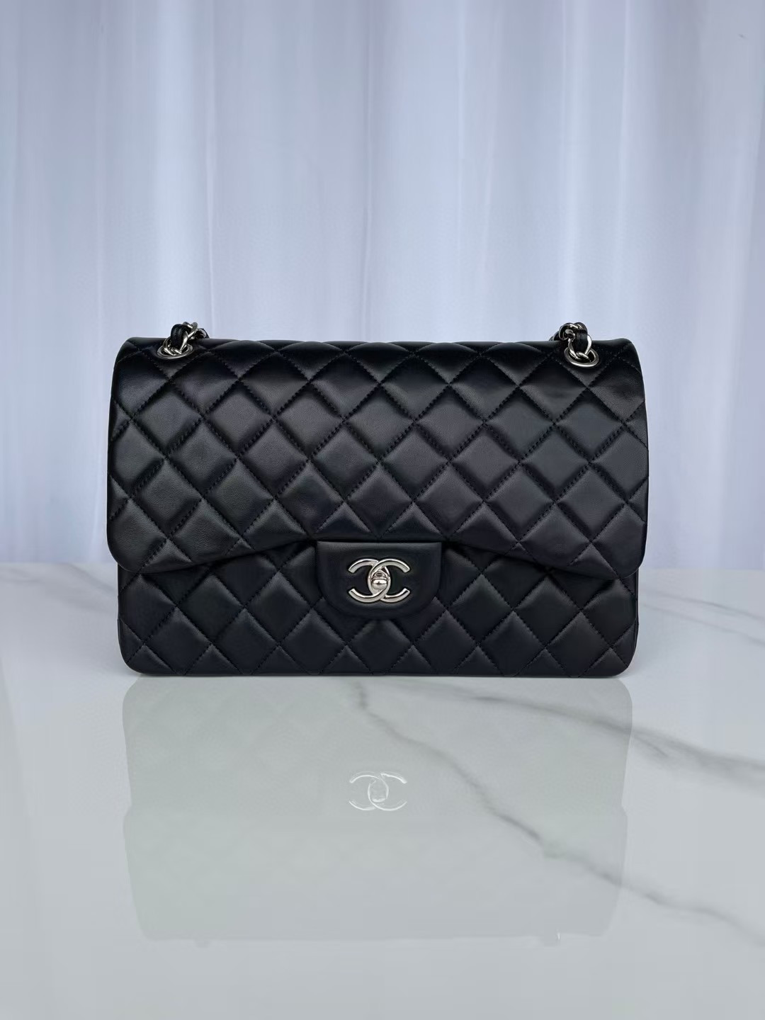Ch**el Classic Flap Jumbo 30cm CF shiny black 19.5×30×10cm