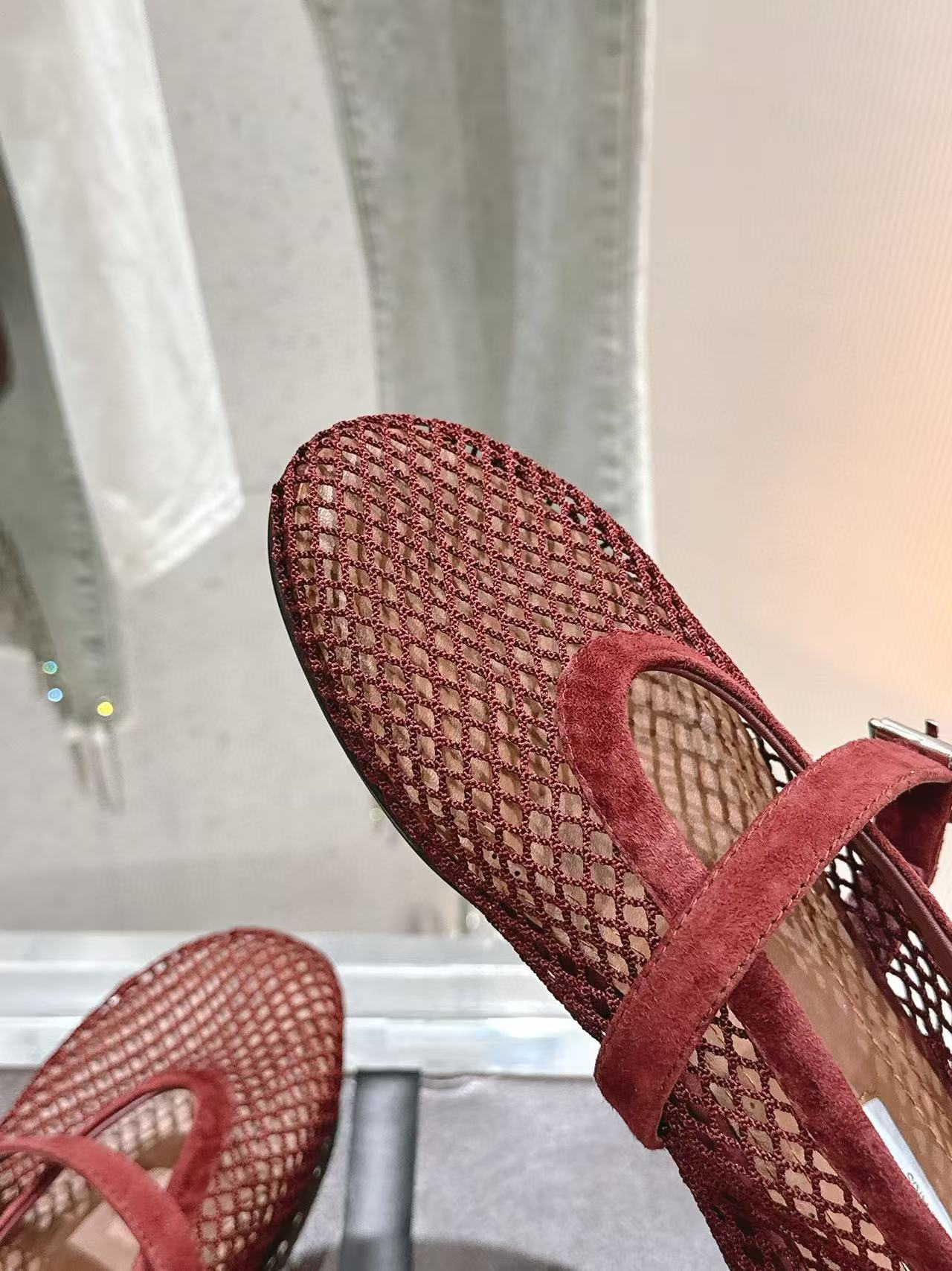 UA A1a1a BALLET FLATS IN FISHNET