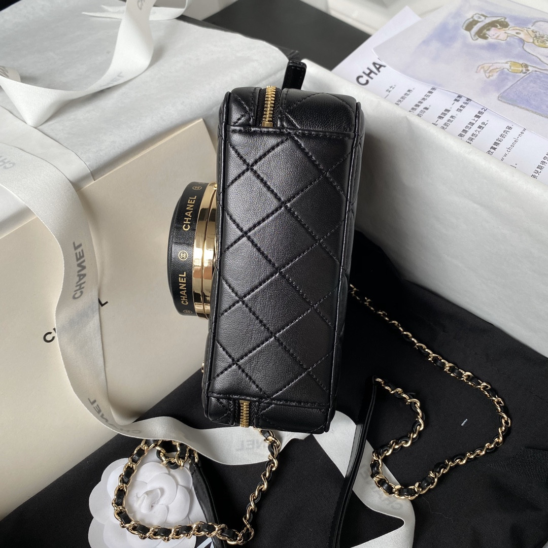 Ch**el CAMERA BAG 4.5 × 6.2 × 2.3 in