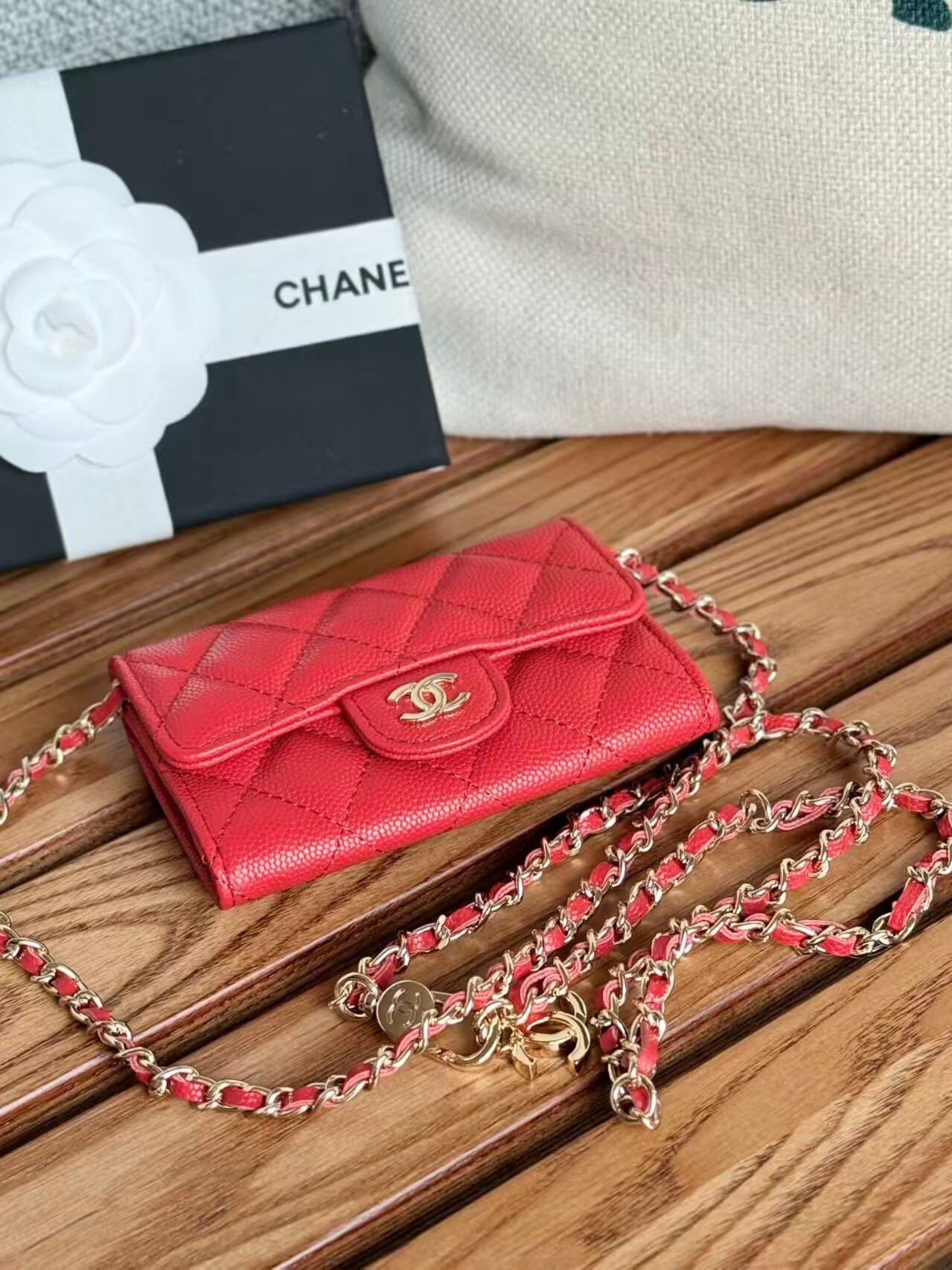 Ch**el Wallet on Chain 11x7.5x2cm