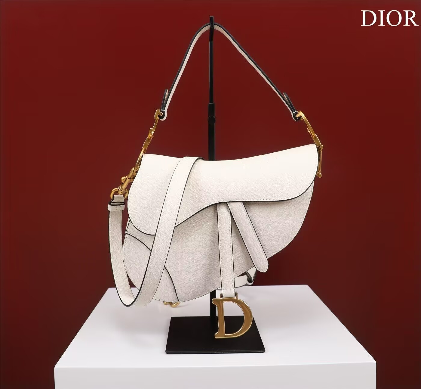 D10r MINI SADDLE BAG WITH STRAP Grained Calfskin 19 x 16 x 5 cm