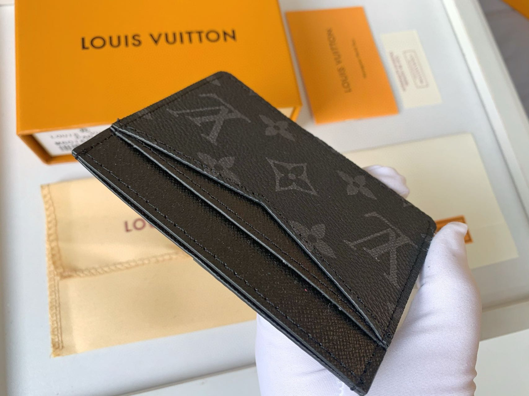 L0vis Vvtt0n LV CARD HOLDER Black 8X11CM