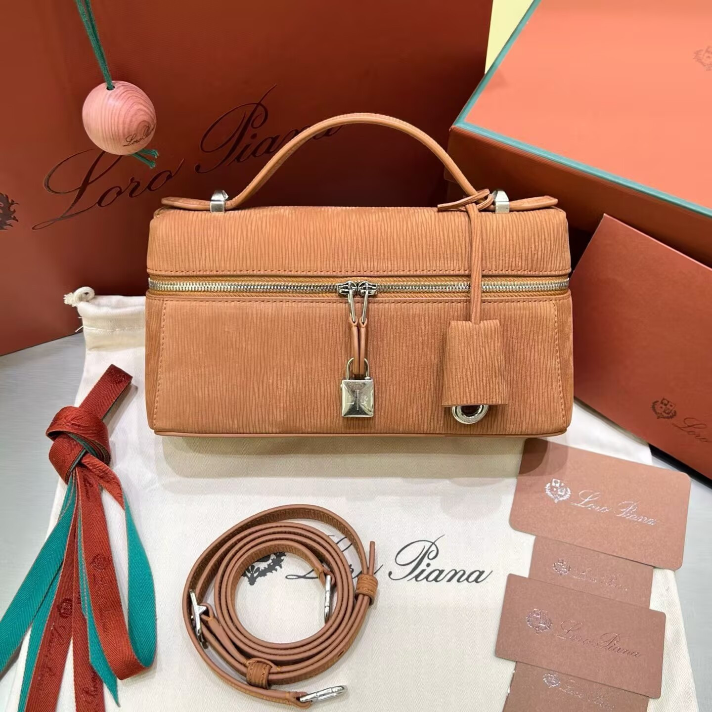 L0r0 P1ana Extra Bag L23 23x12x7cm