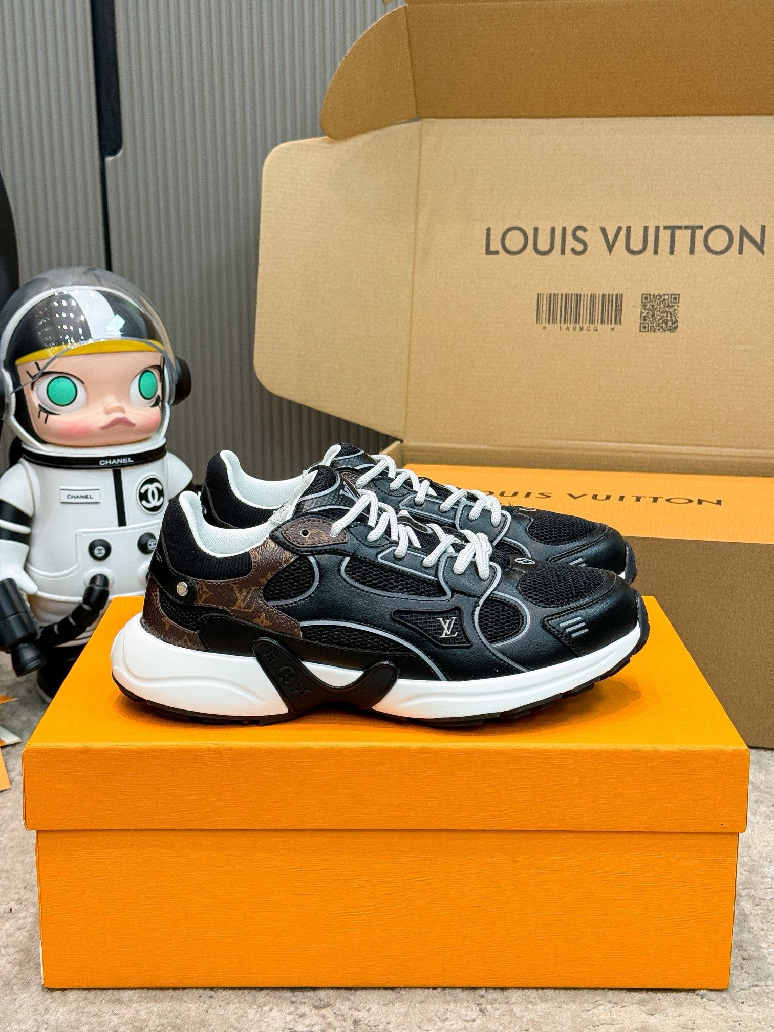 UA LV Olympia Sneakers