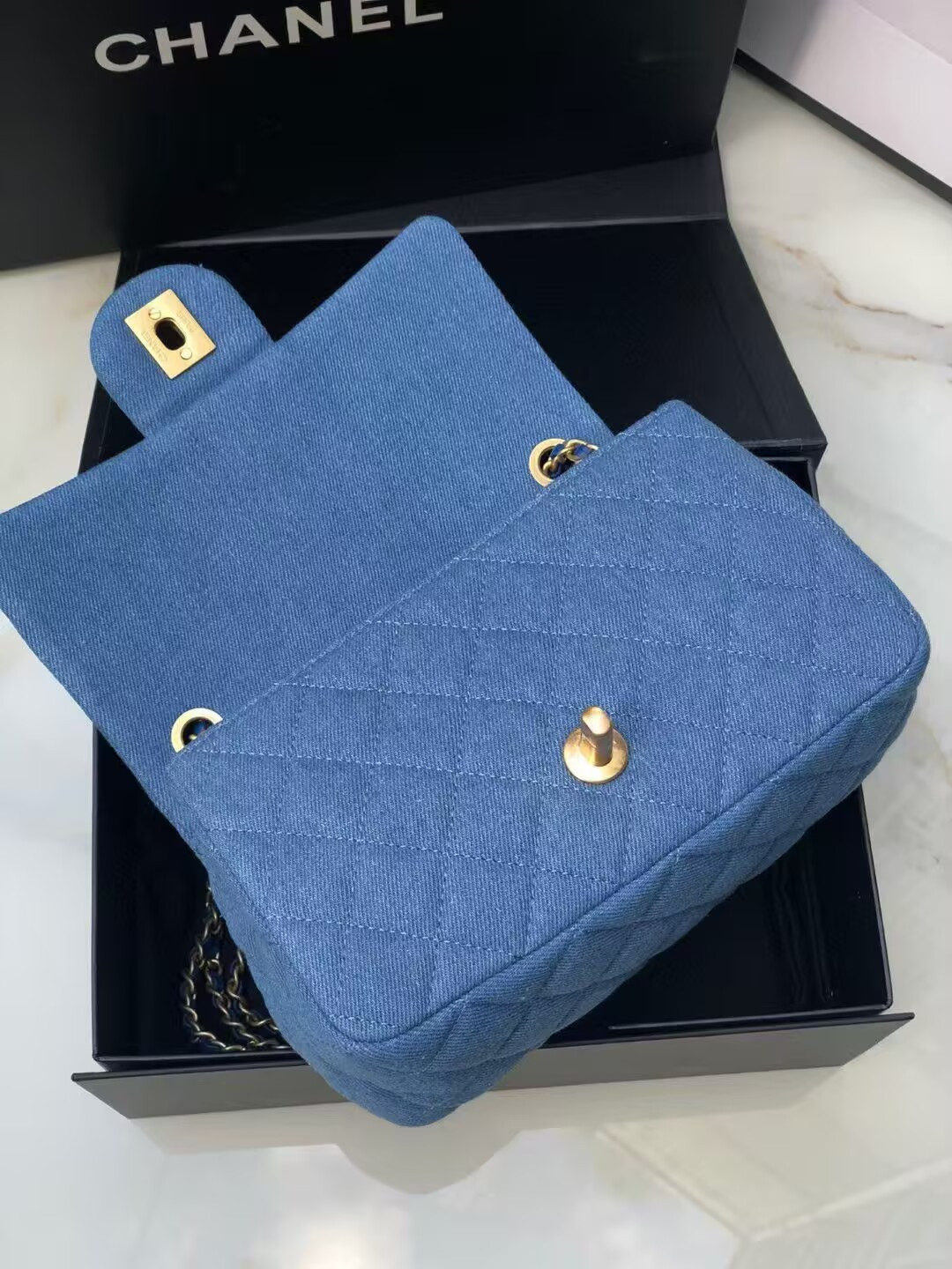 ch**el De*1m quilted flap bag 20x13x7cm