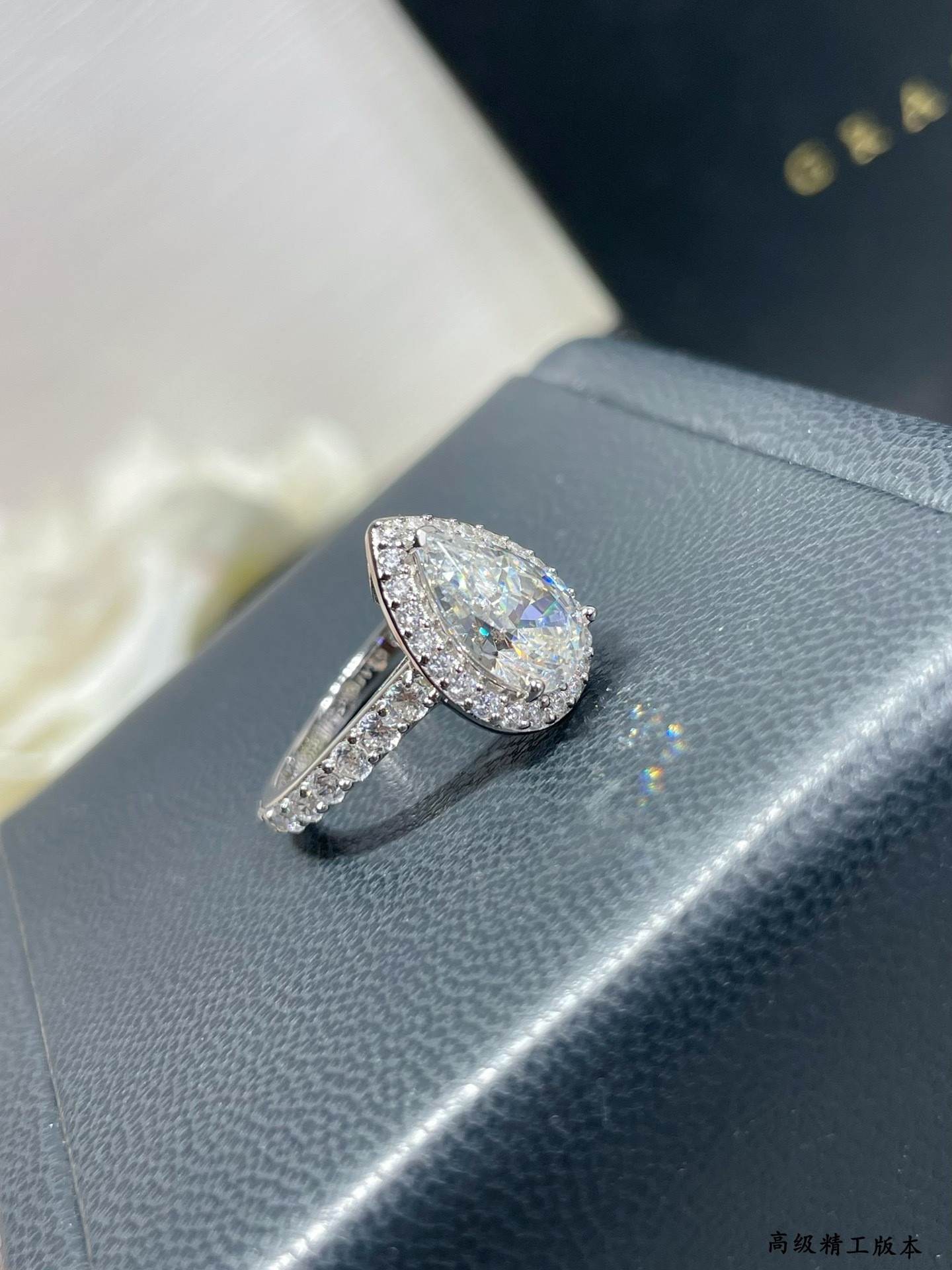 Graff Teardrop-shaped D1am0nd Ring Ag925