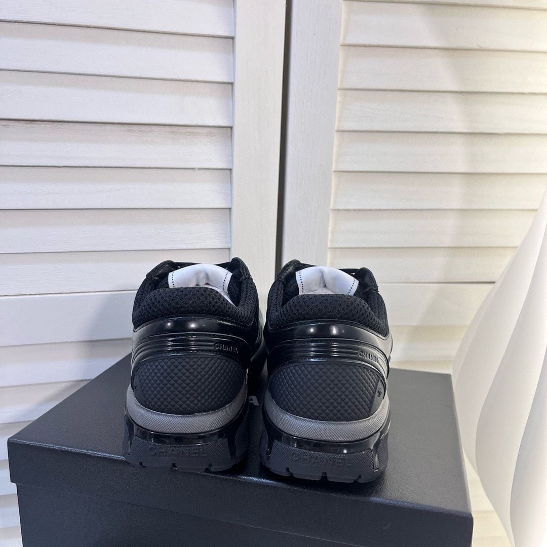 UA Ch**el SNEAKERS