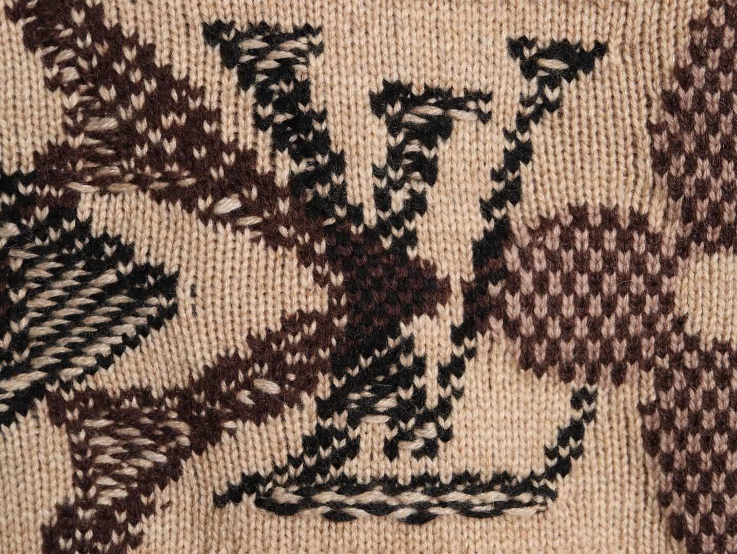 l0vis Vvtt0n knitting sweaters