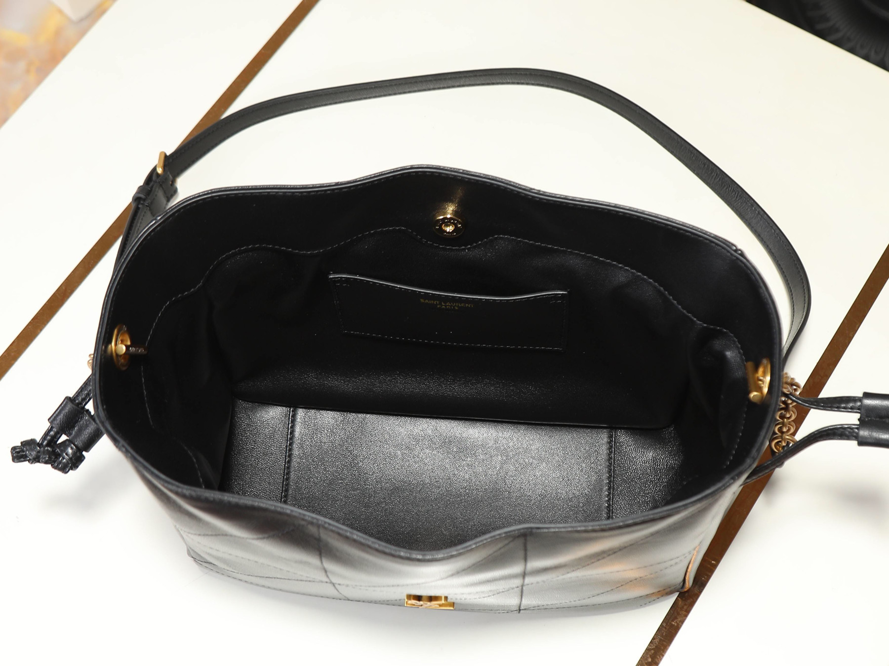 Y51 jamie 4.3 pochon quilted leather shoulder bag 26x18x11cm