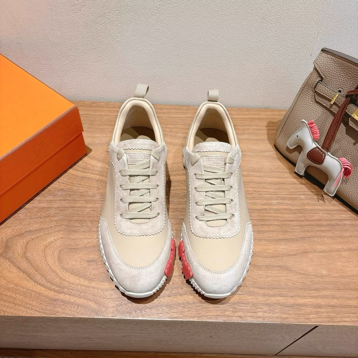 ua H**me5 bouncing sneaker