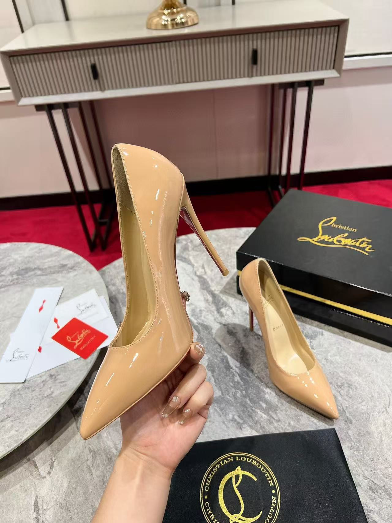 ua chr1st1an louboutin cl red-botT0m shoes