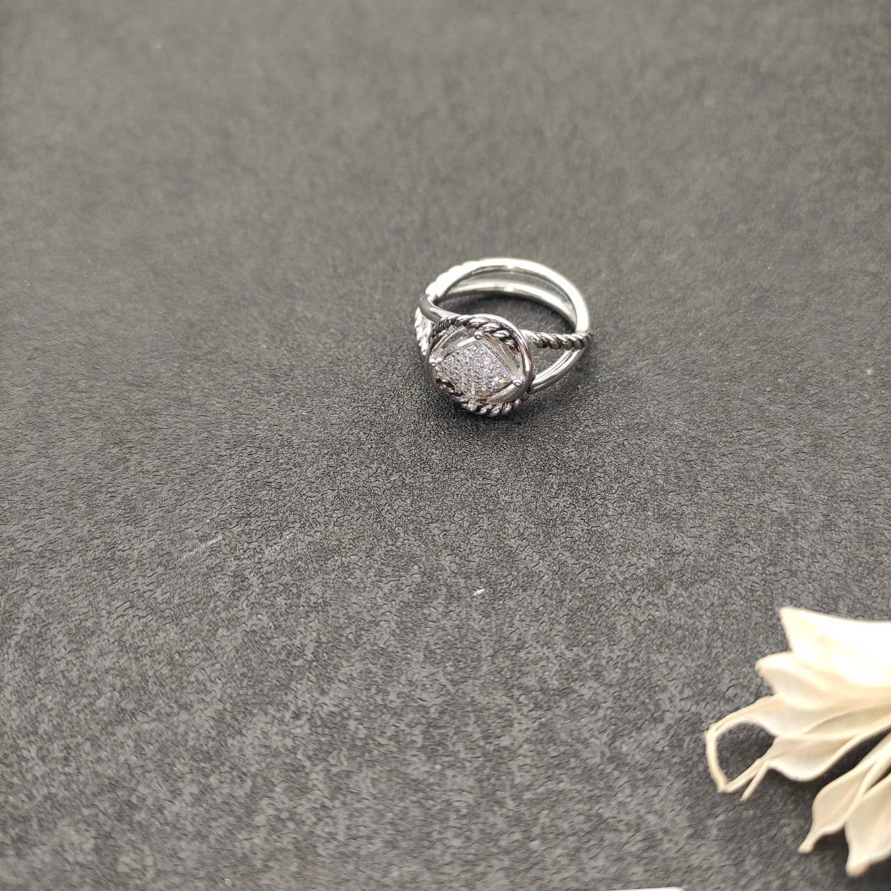 dau1d Yvrm*n ring