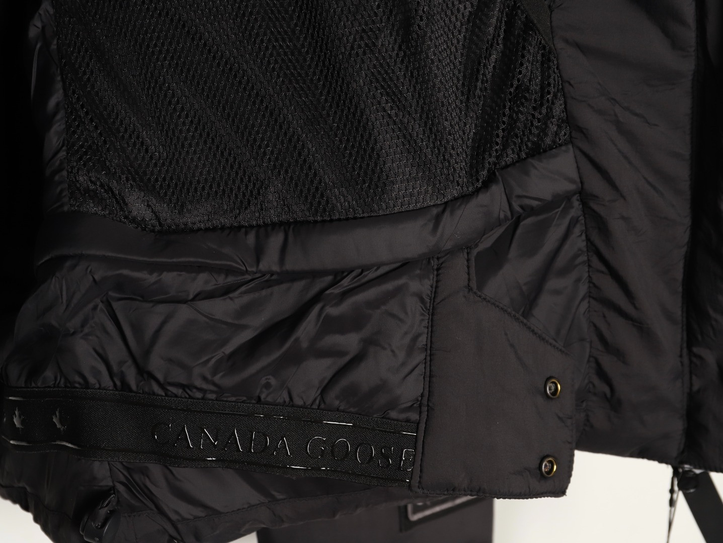 Can*a G00se short puffer jacket