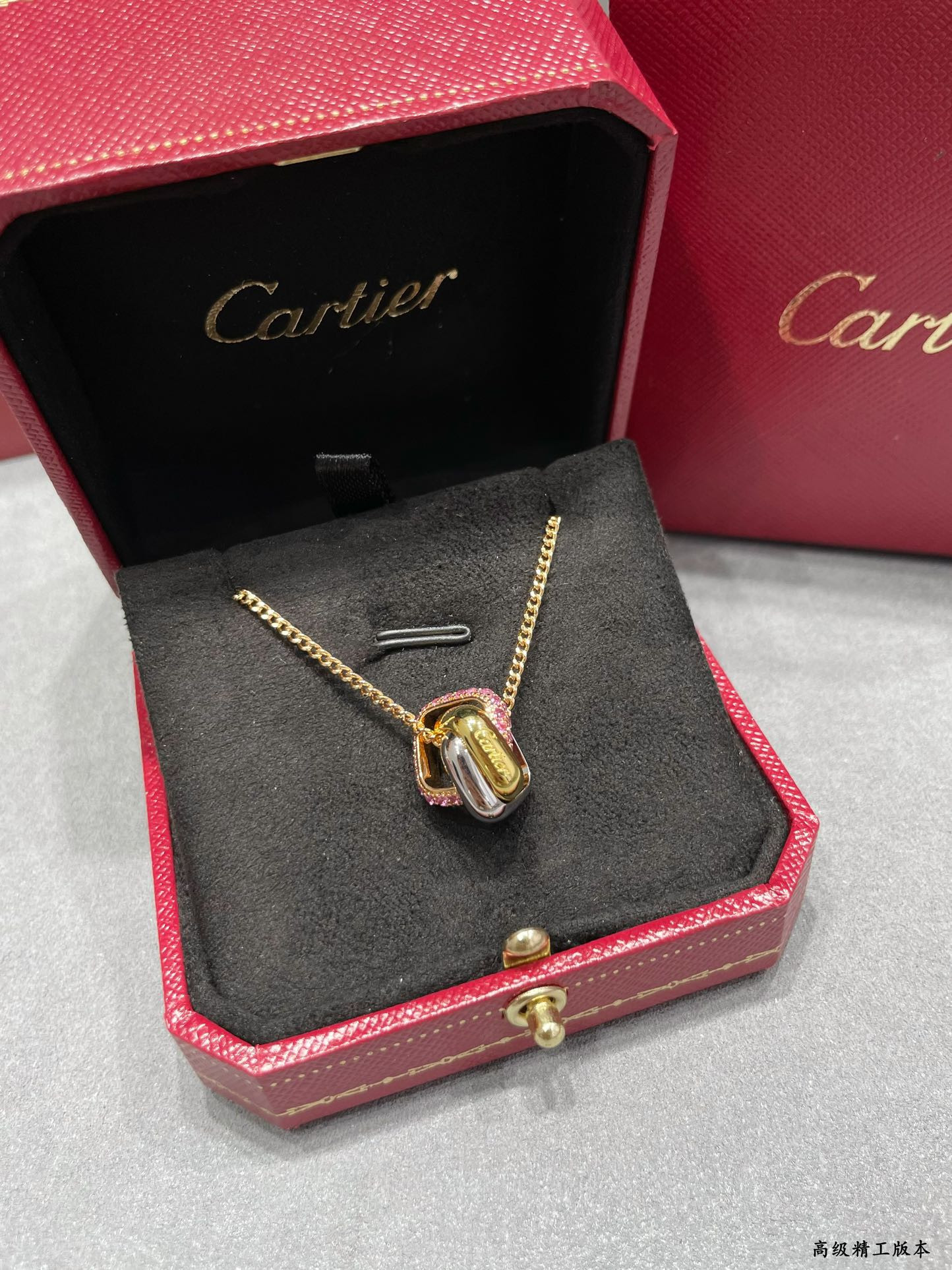 Ca*t1er square triple-ring Necklace