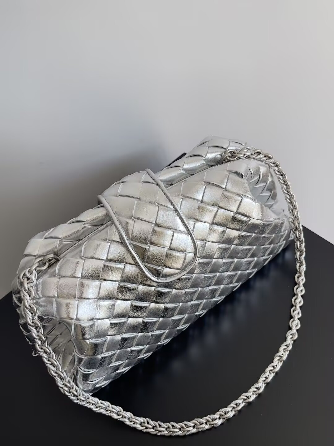 B0tt*ga Ven*ta LAUREN CLUTCH Andiamo Parachute 31x16.5x11cm
