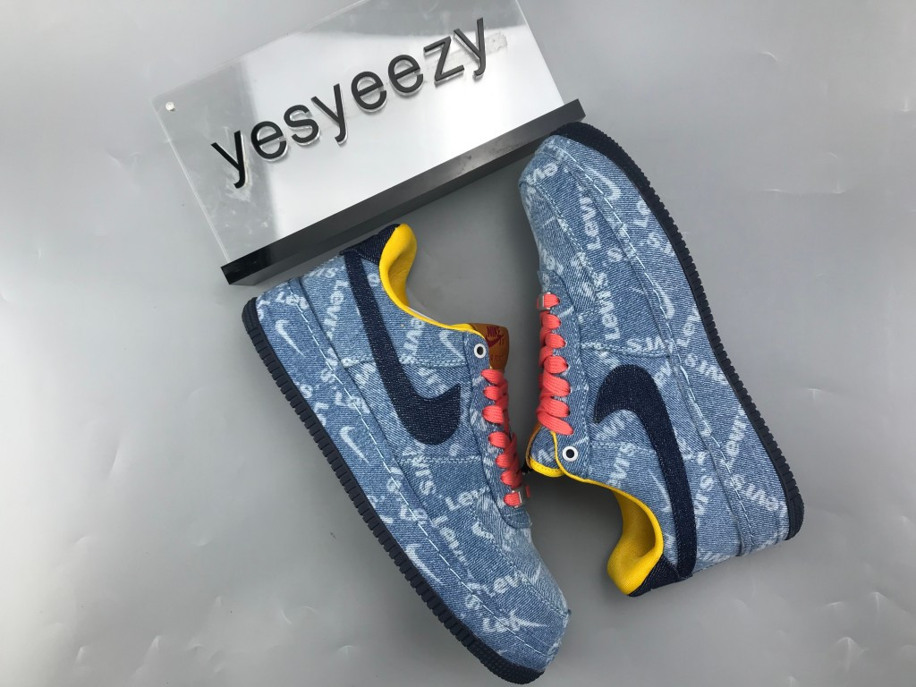 ua nike levi