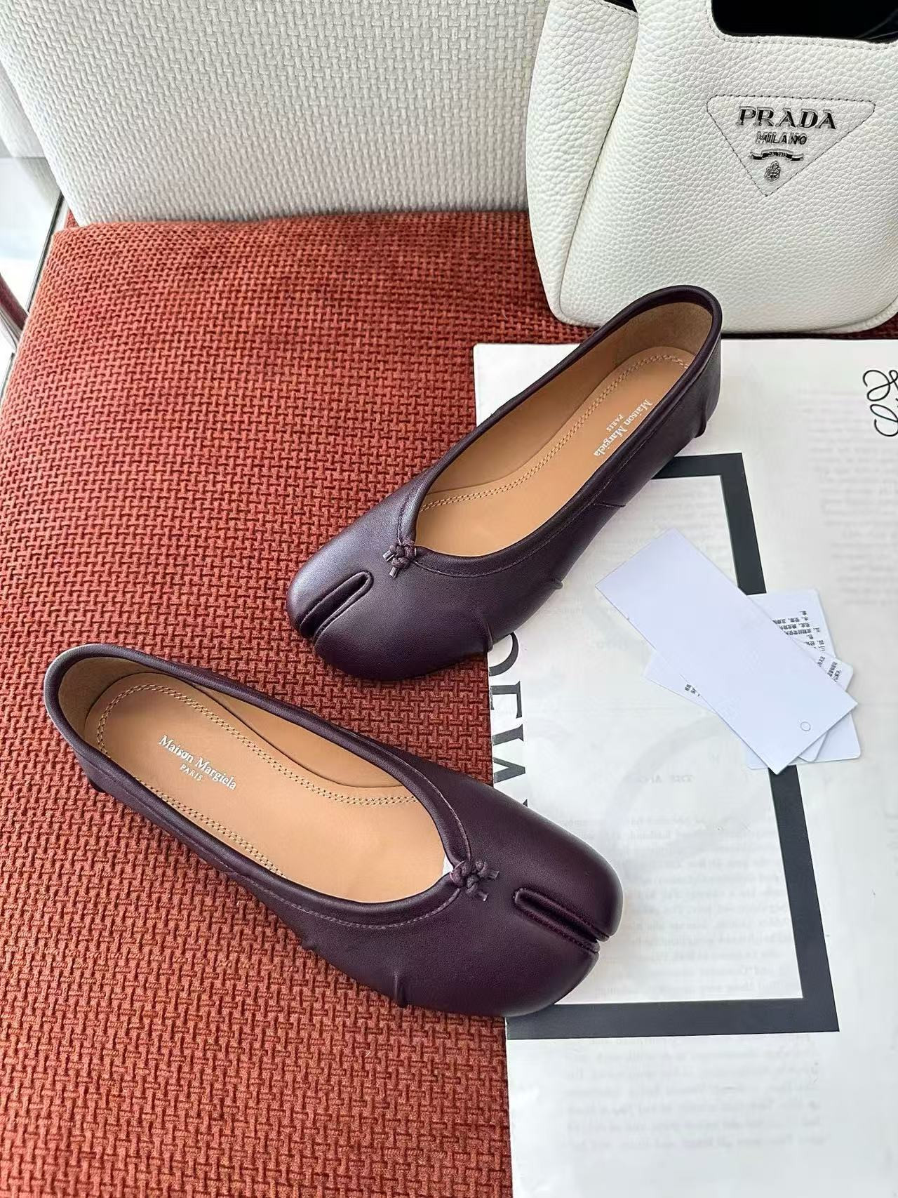 UA Ma1s0n Marg*e1a Tabi Leather Ballet Flats