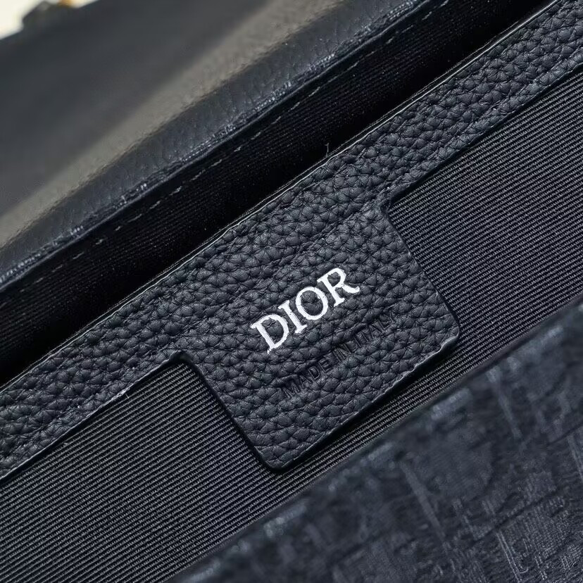 D10r Saddle Messenger Bag with Flap 23 x18 x6cm