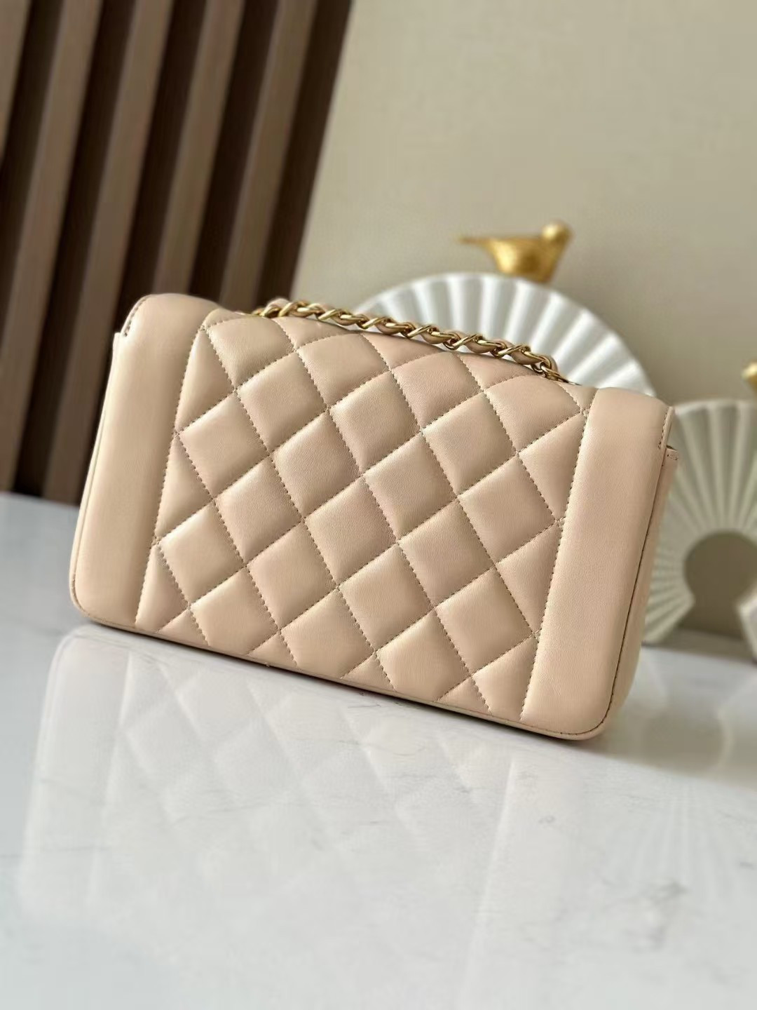 Ch**el Small Diana Flap Bag Lambskin Gold Hardware 22.5x14x7cm