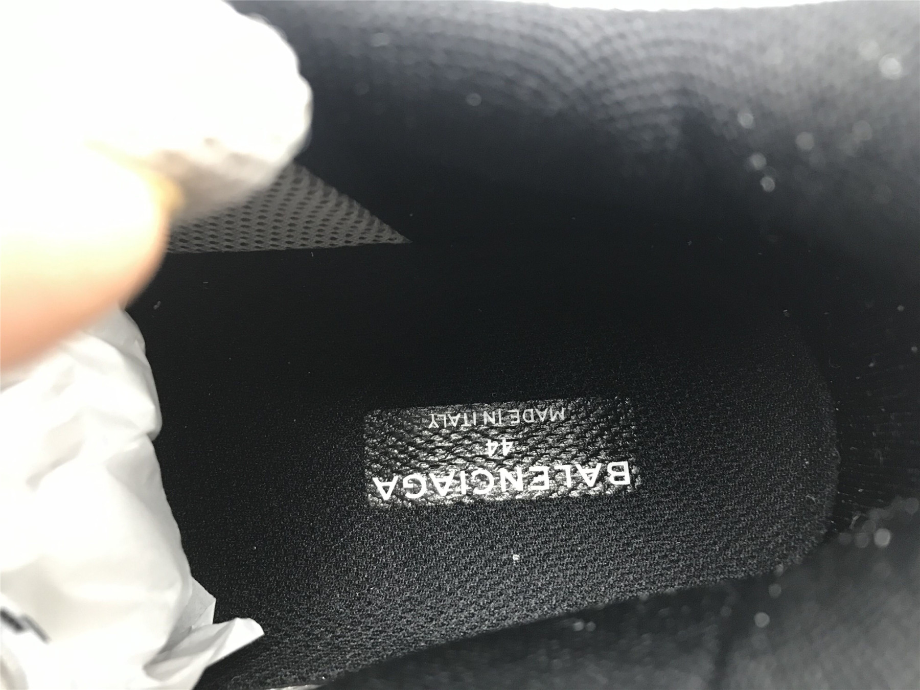 UA TRIPLE S VANILLE