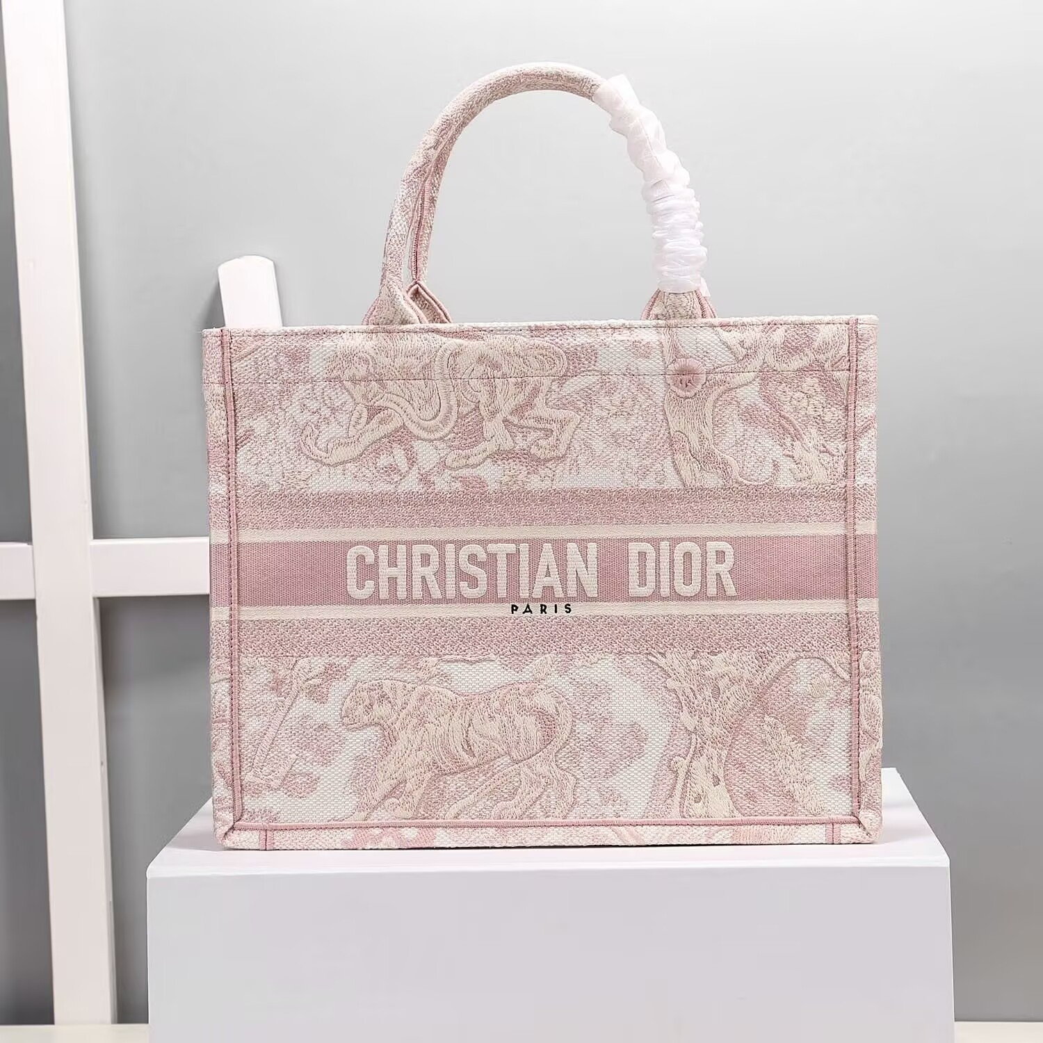 D10r Tote 36 x 18 x 28cm