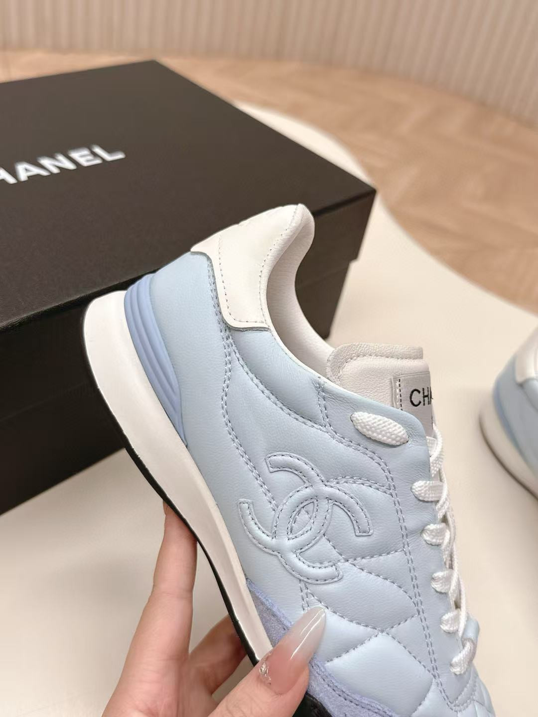 UA Ch**el SNEAKER