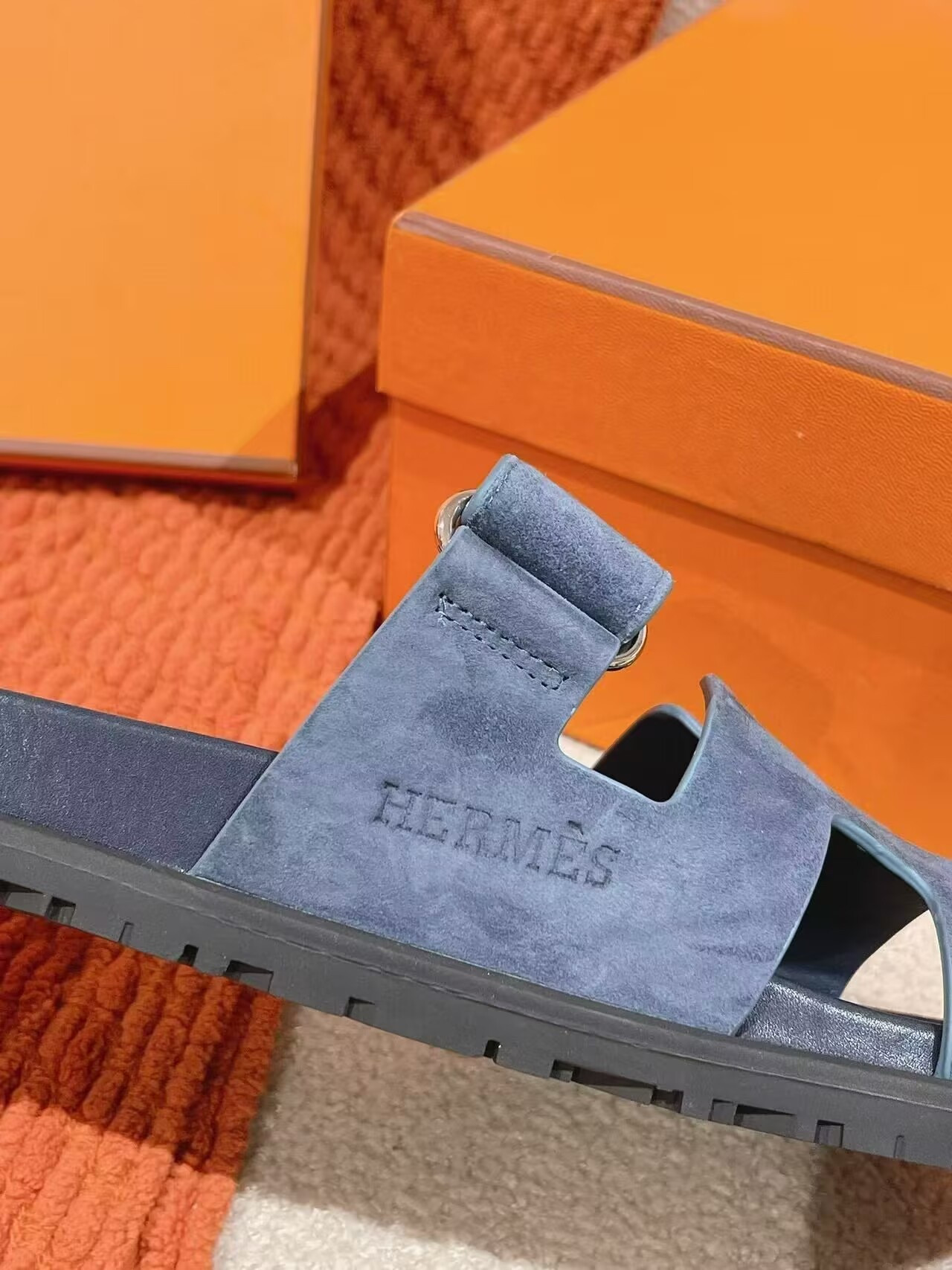 UA H**me5 Chypre Sandal