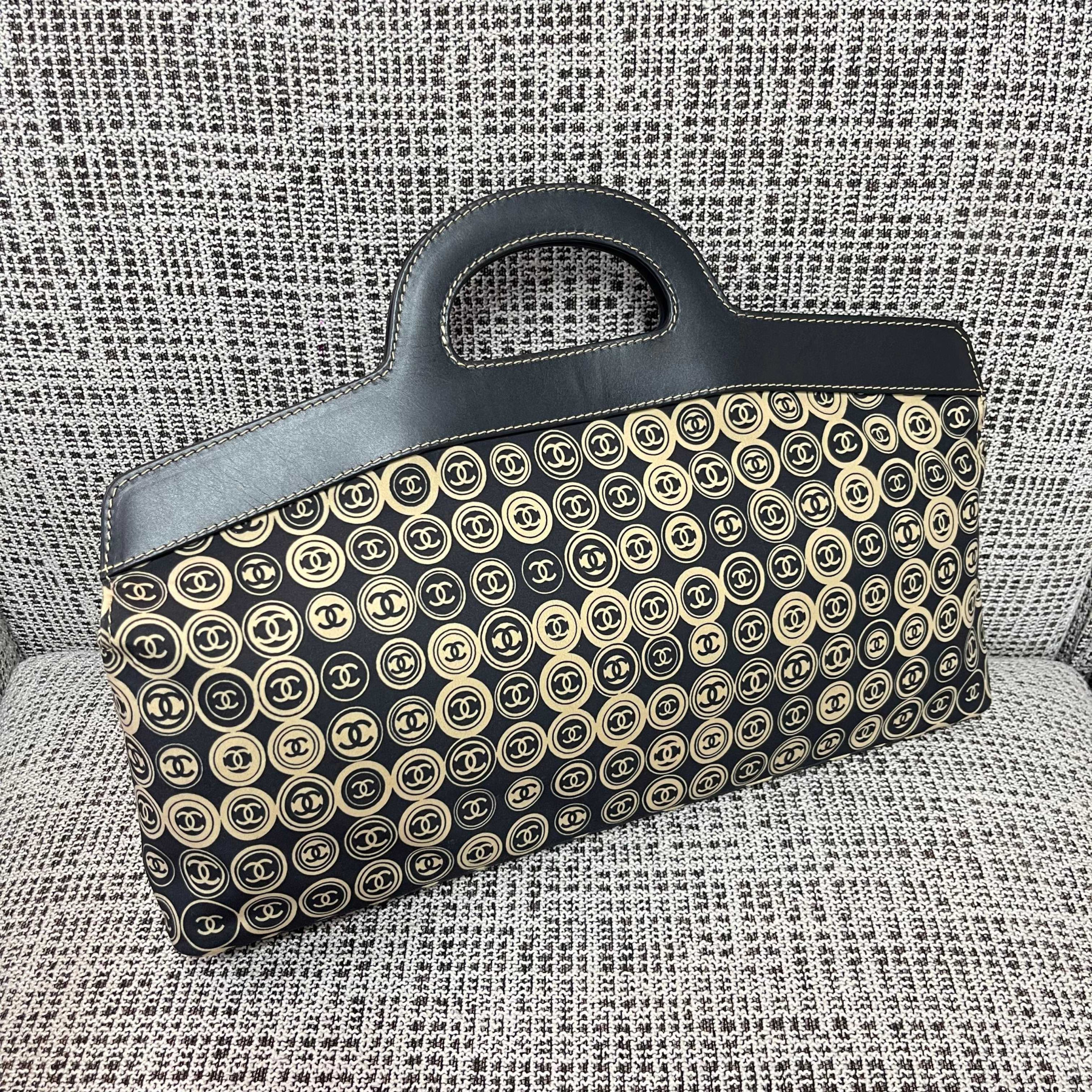 Ch**el vintage hard-handled tote bag 46x34x8cm