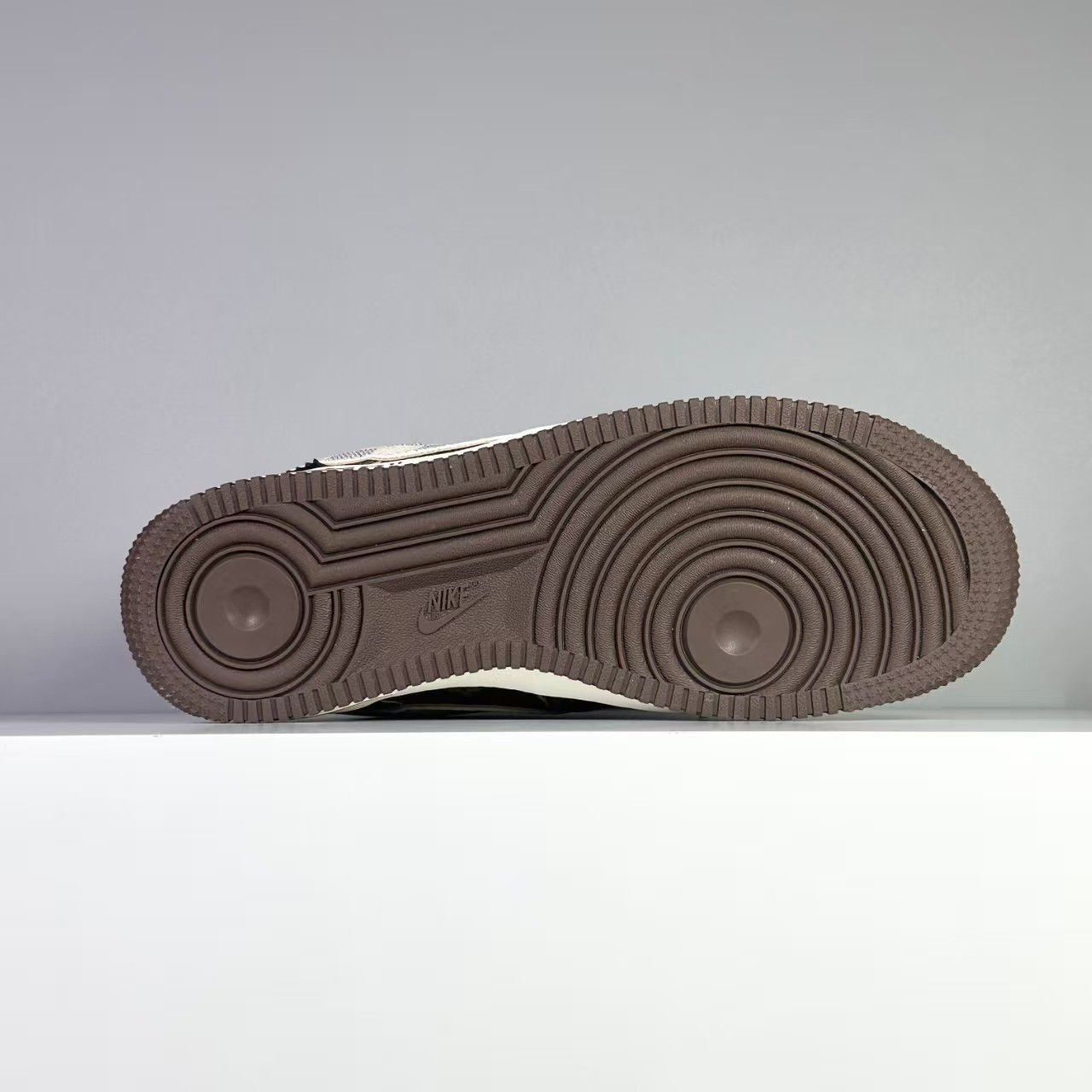UA L0vis Vvtt0n X Nike Air Force 1 Low