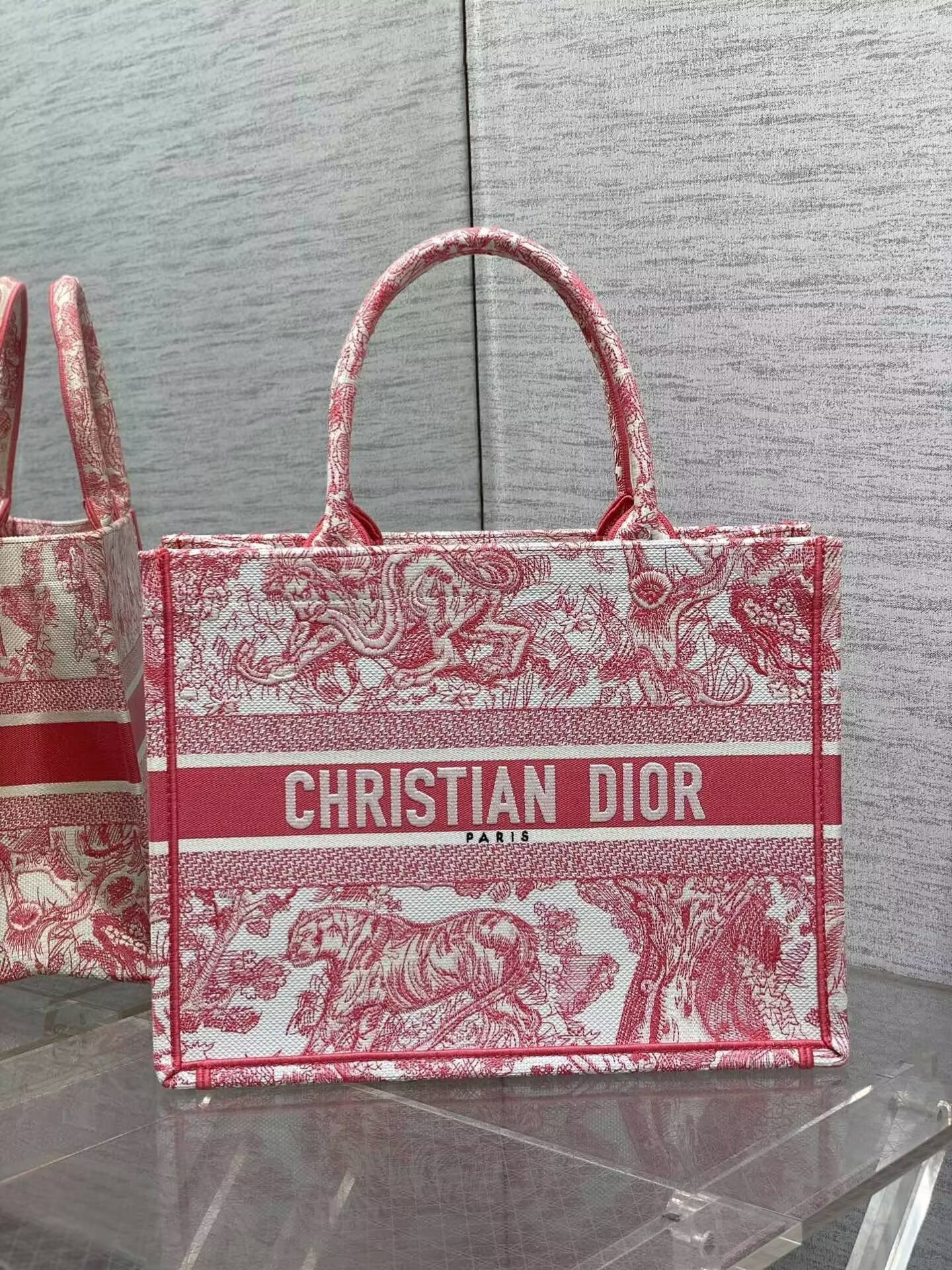 D10r Tote 36 x 18 x 28cm