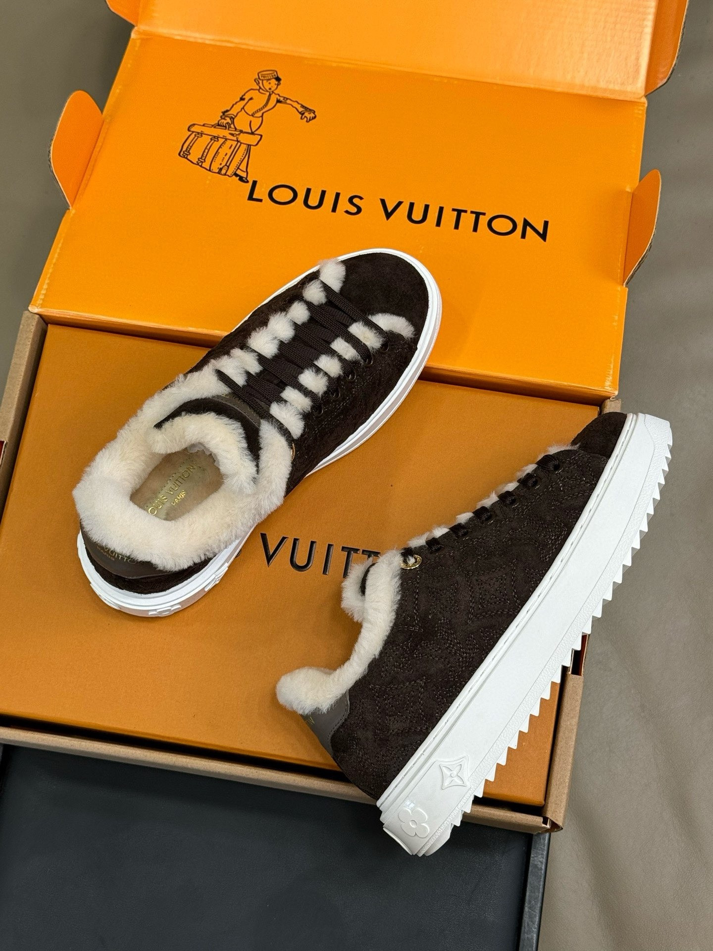 UA LV Time Out Sneaker