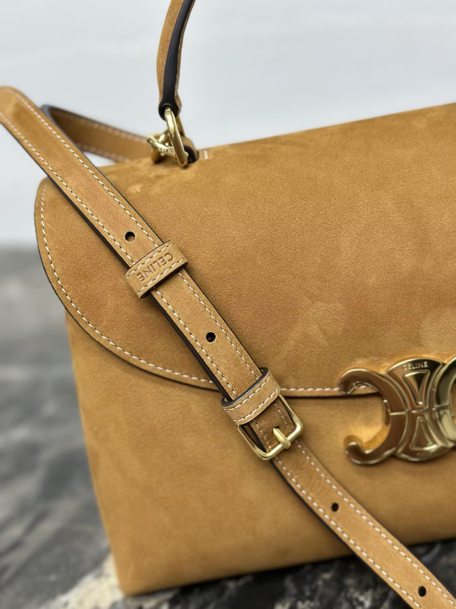 Ce1i*e MEDIUM NINO BAG IN NUBUCK CALFSKIN 25x17.5x10cm