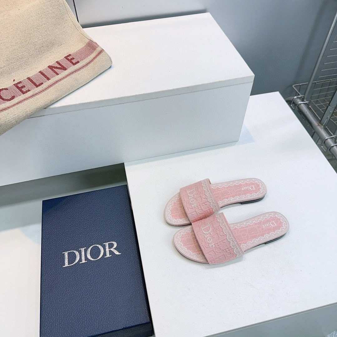 UA D10r Dentelle Slide