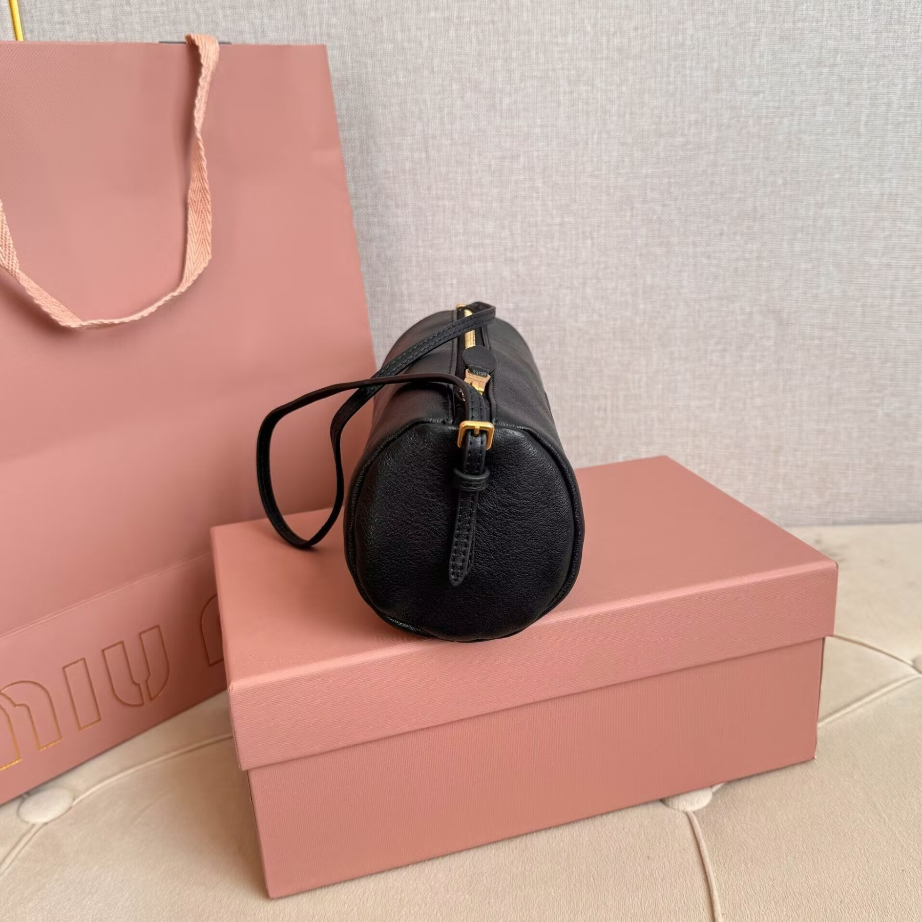 M1v M1v nappa leather pouch 22x9x9cm