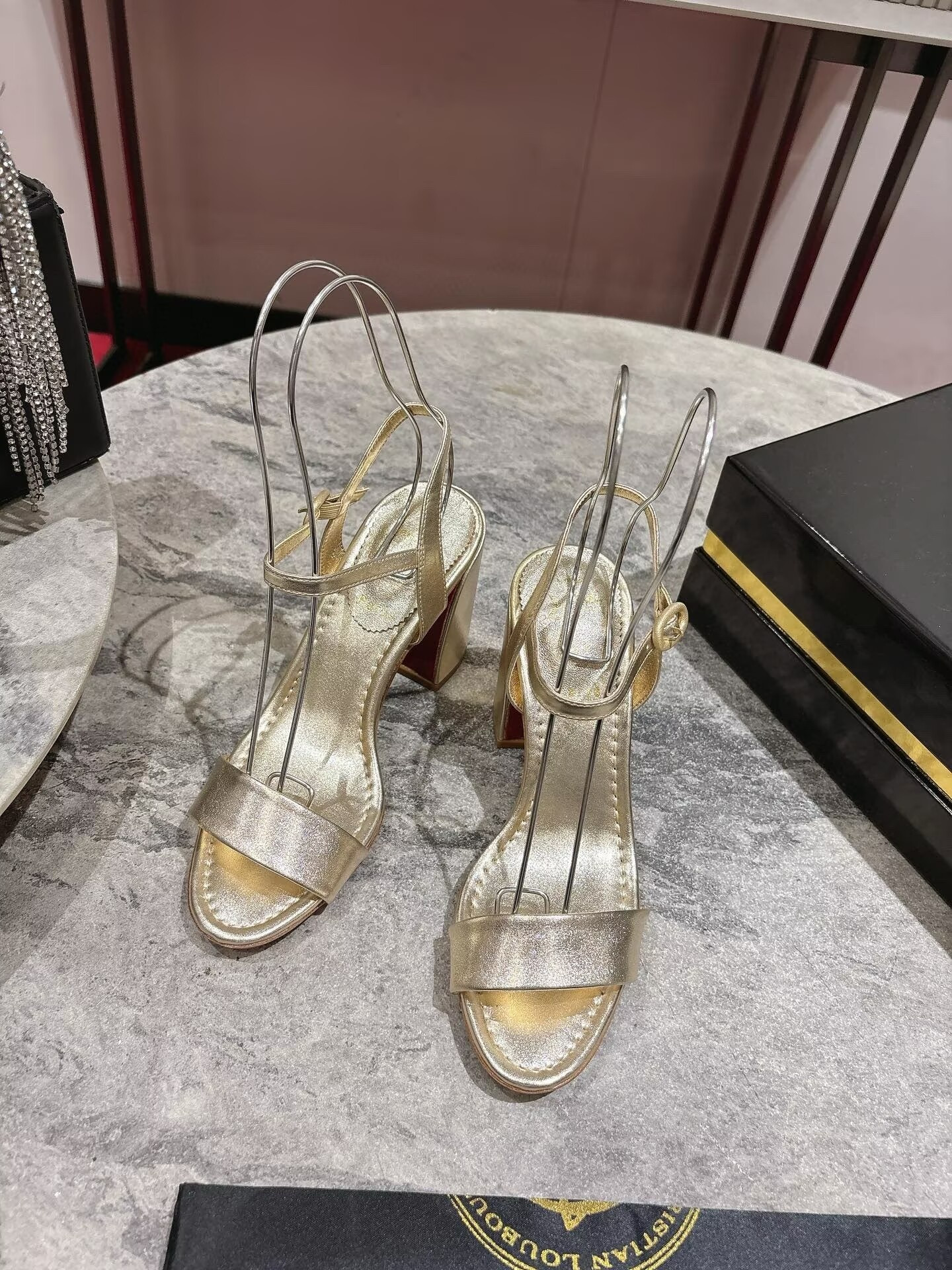 ua chr1st1an louboutin miss jane leather sandals(cusT0mized, no exchange no return, about 15 days)