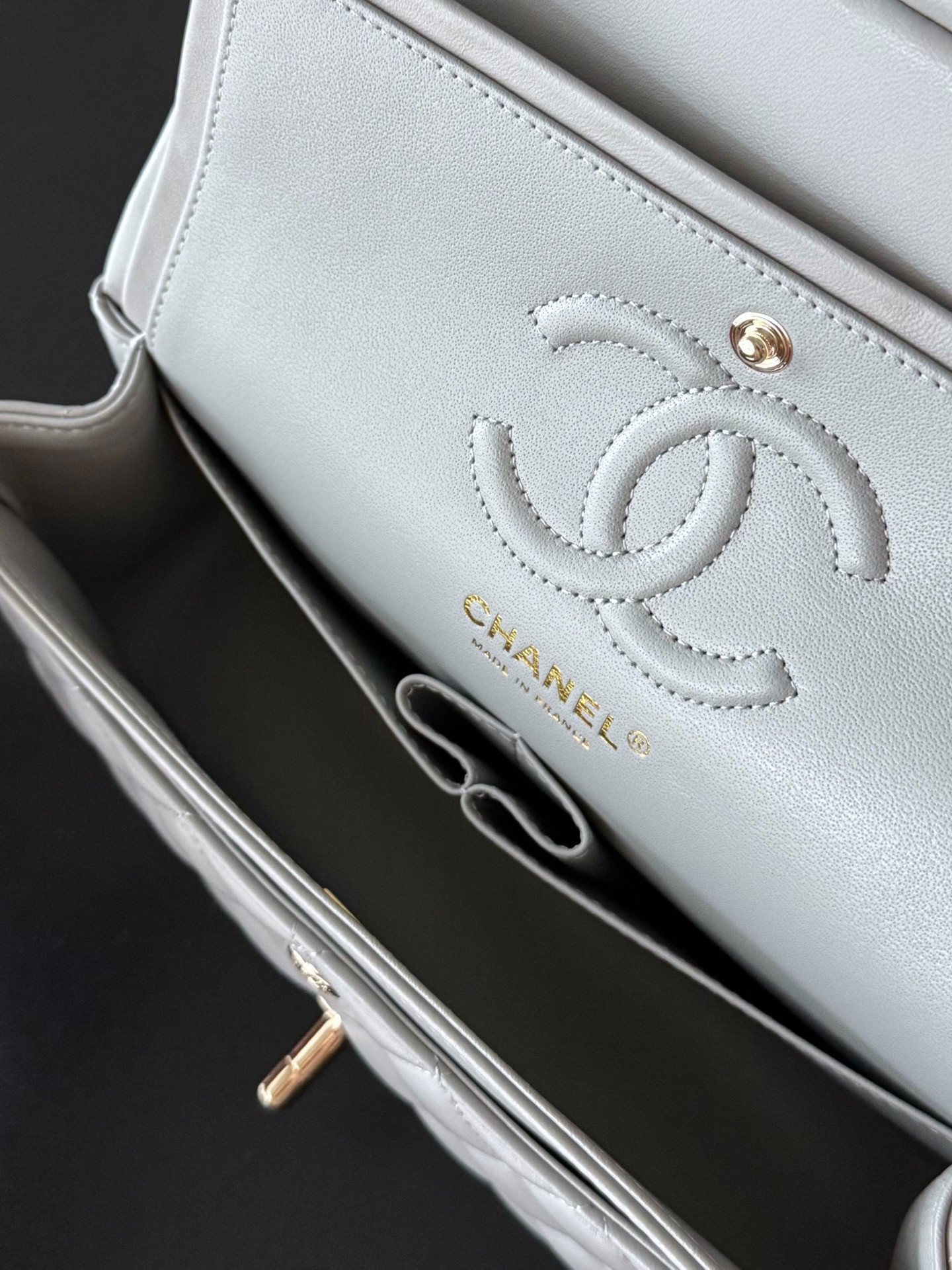 Ch**el Small Classic Bag 23x6.5x14cm